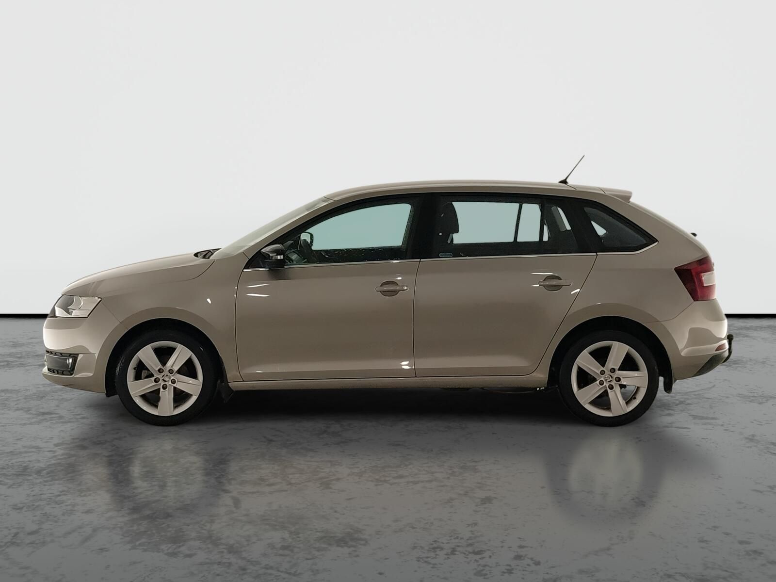 Škoda Rapid, 1.2 TSI, Spaceback, ČR,1.maj - fotka 3