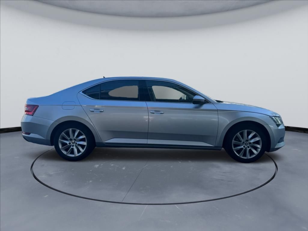 Škoda Superb, 2,0 TDI1.Maj,Nové ČR,Keyless,D - fotka 4