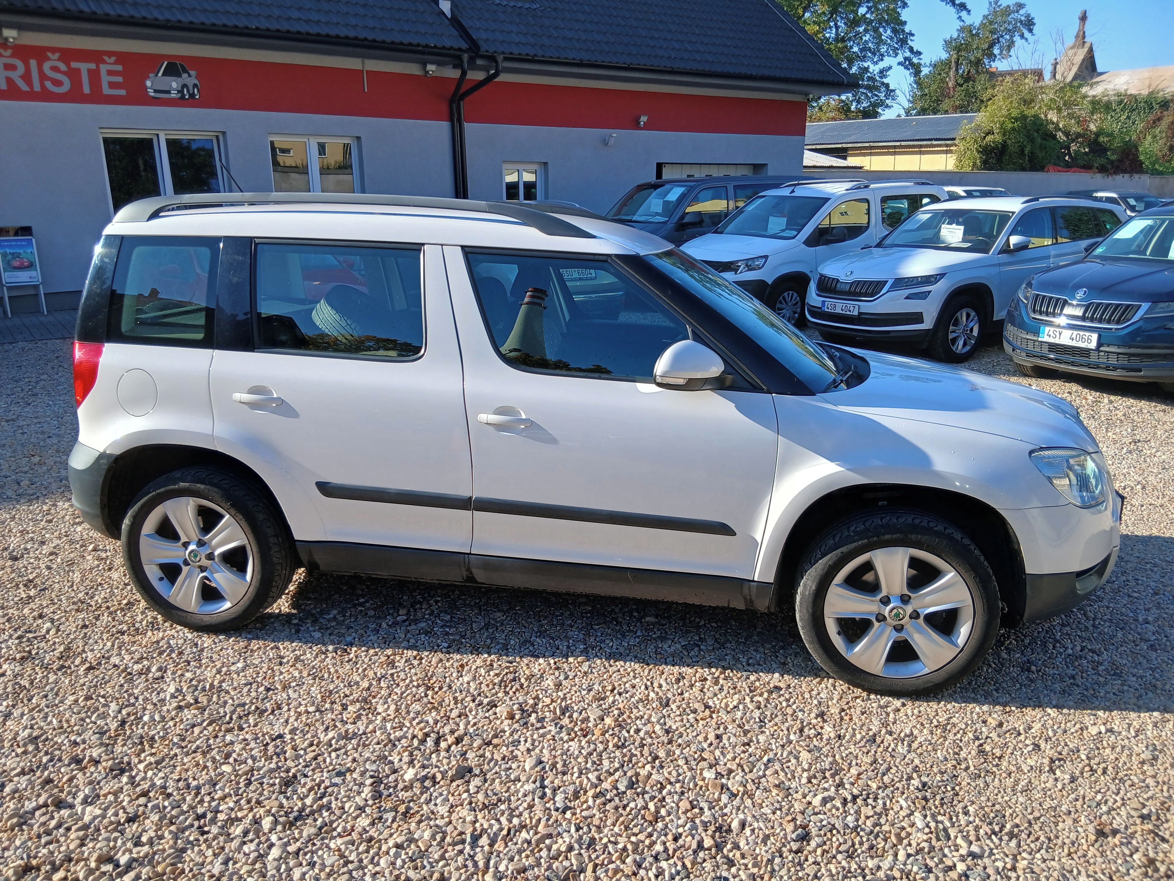 Škoda Yeti, 1.4TSi 90KW ČR, Tažné+Zim.kola - fotka 4