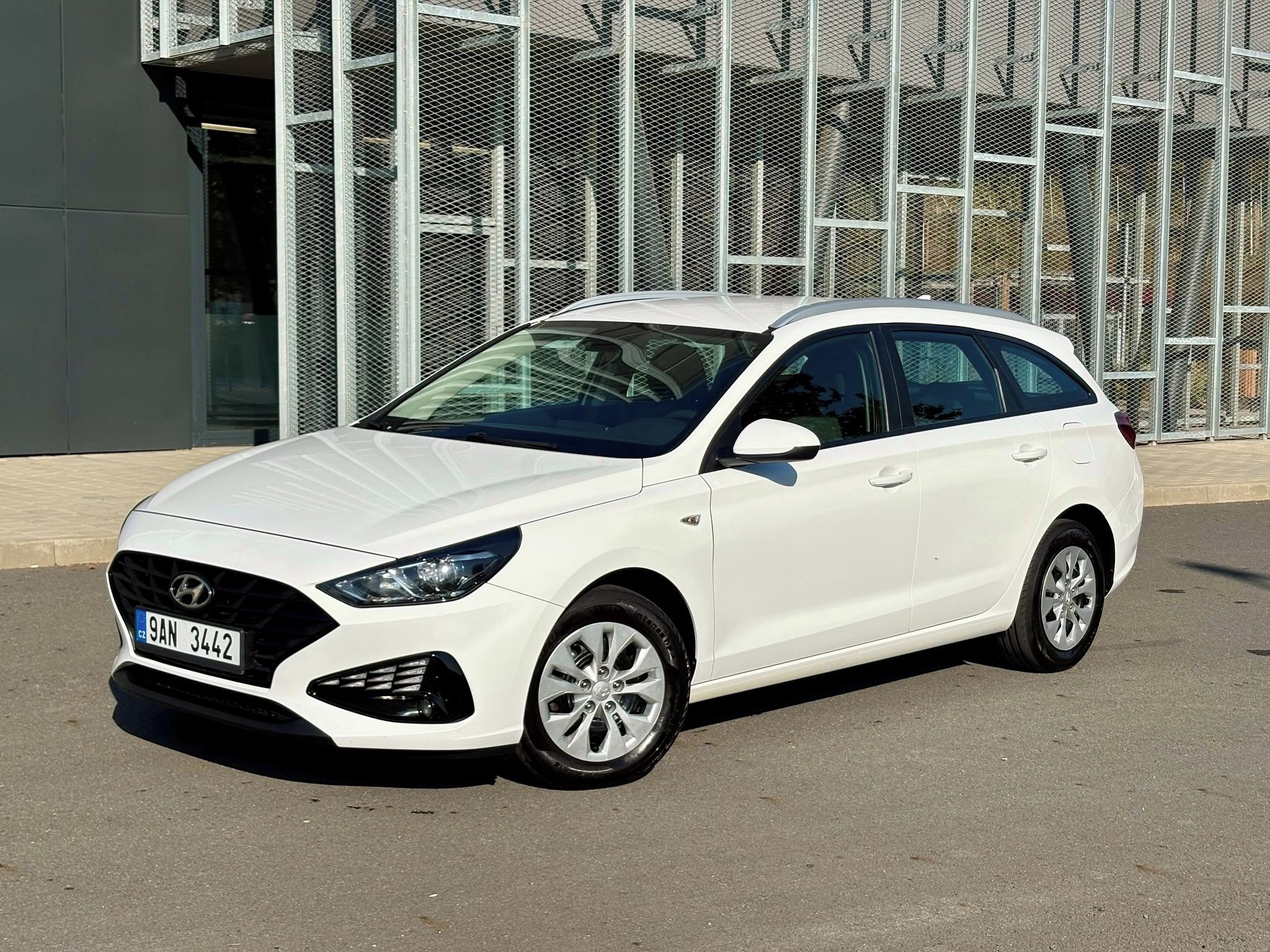 Hyundai i30, Hyundai I30combi 1,5PDE M1 - fotka 5