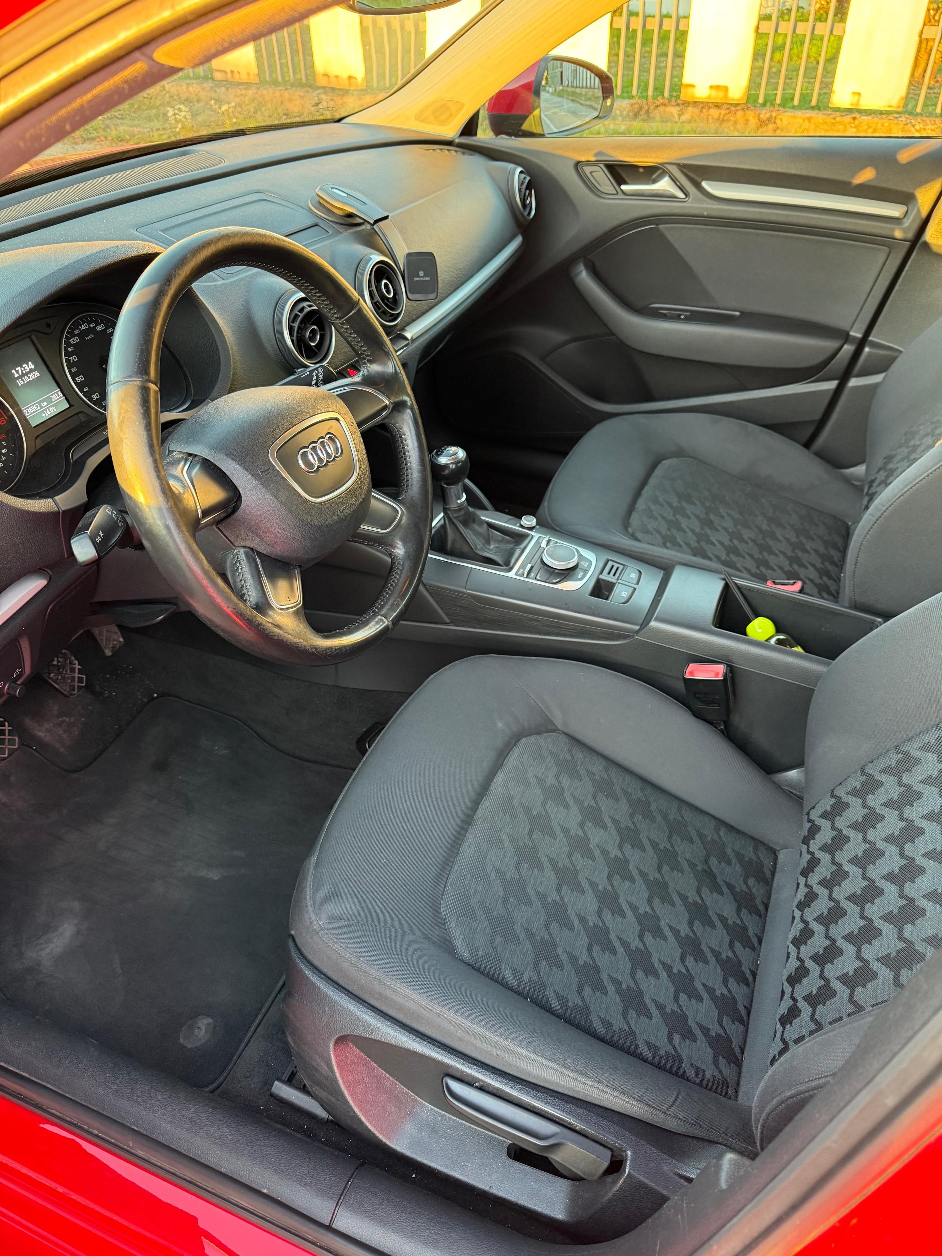 Audi A3, 1,6 TDi 81 kw - fotka 4