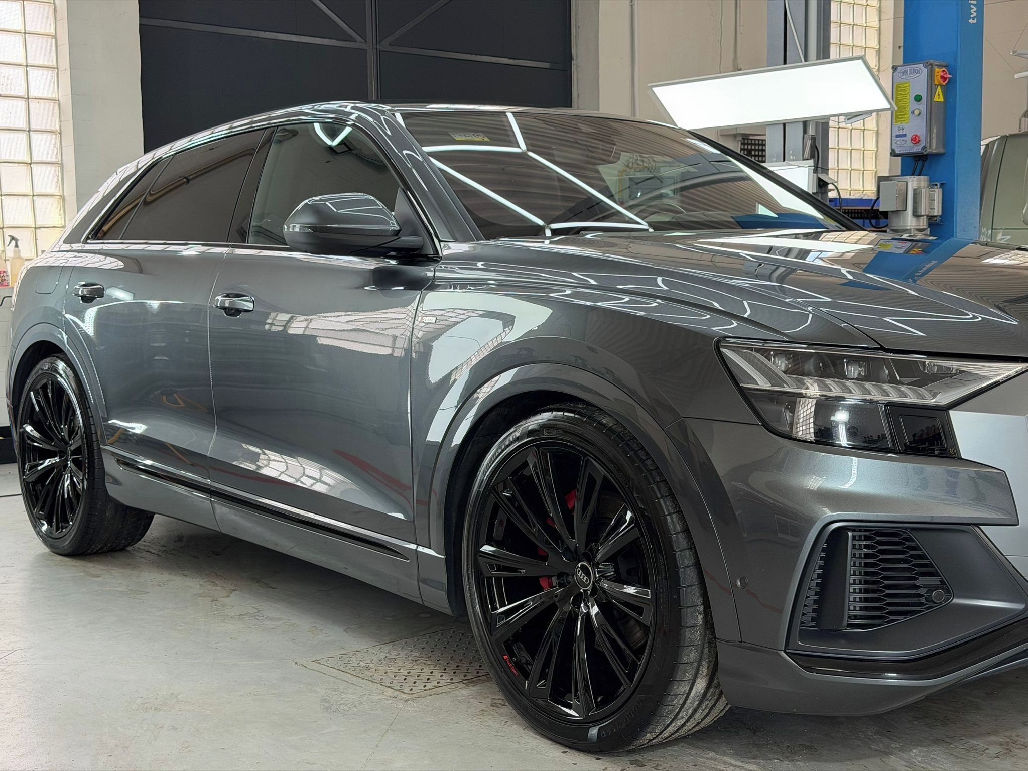 Audi Q8, 55 tfsi - fotka 4