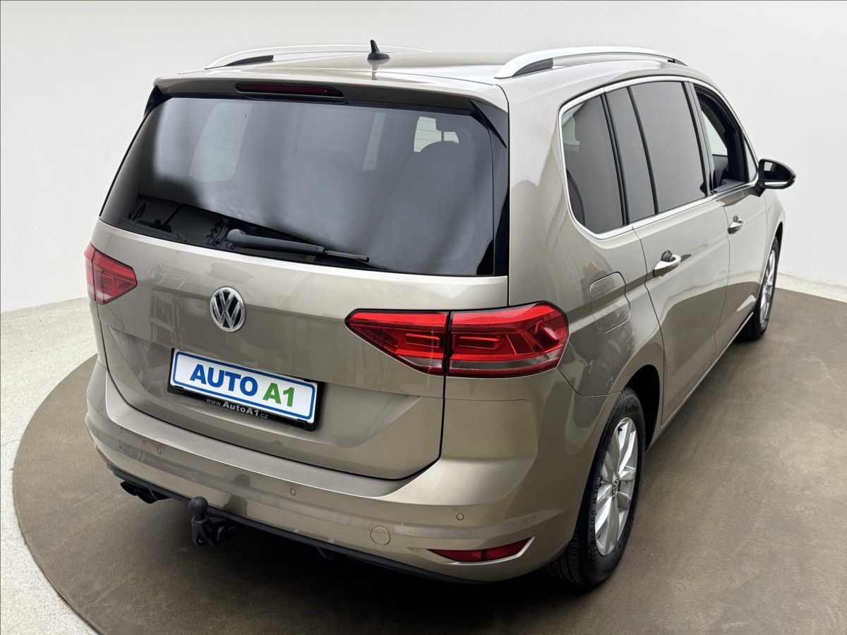 Volkswagen Touran, 1,4 DSG KAMERA TAŽNÉ 1.MAJ ČR - fotka 4
