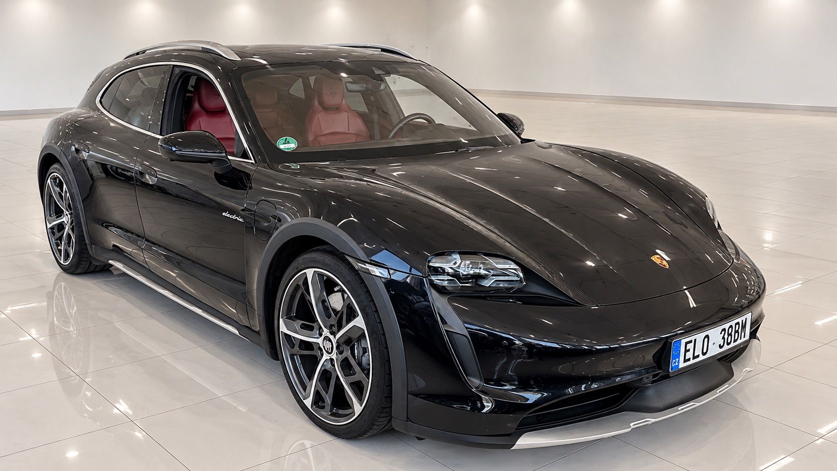 Porsche Taycan, 4 CROSS TURISMO | SOH 90 % - fotka 3