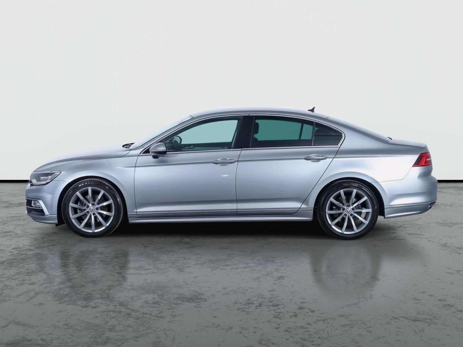 Volkswagen Passat, 2.0 TDI, R-Line, Automat - fotka 3