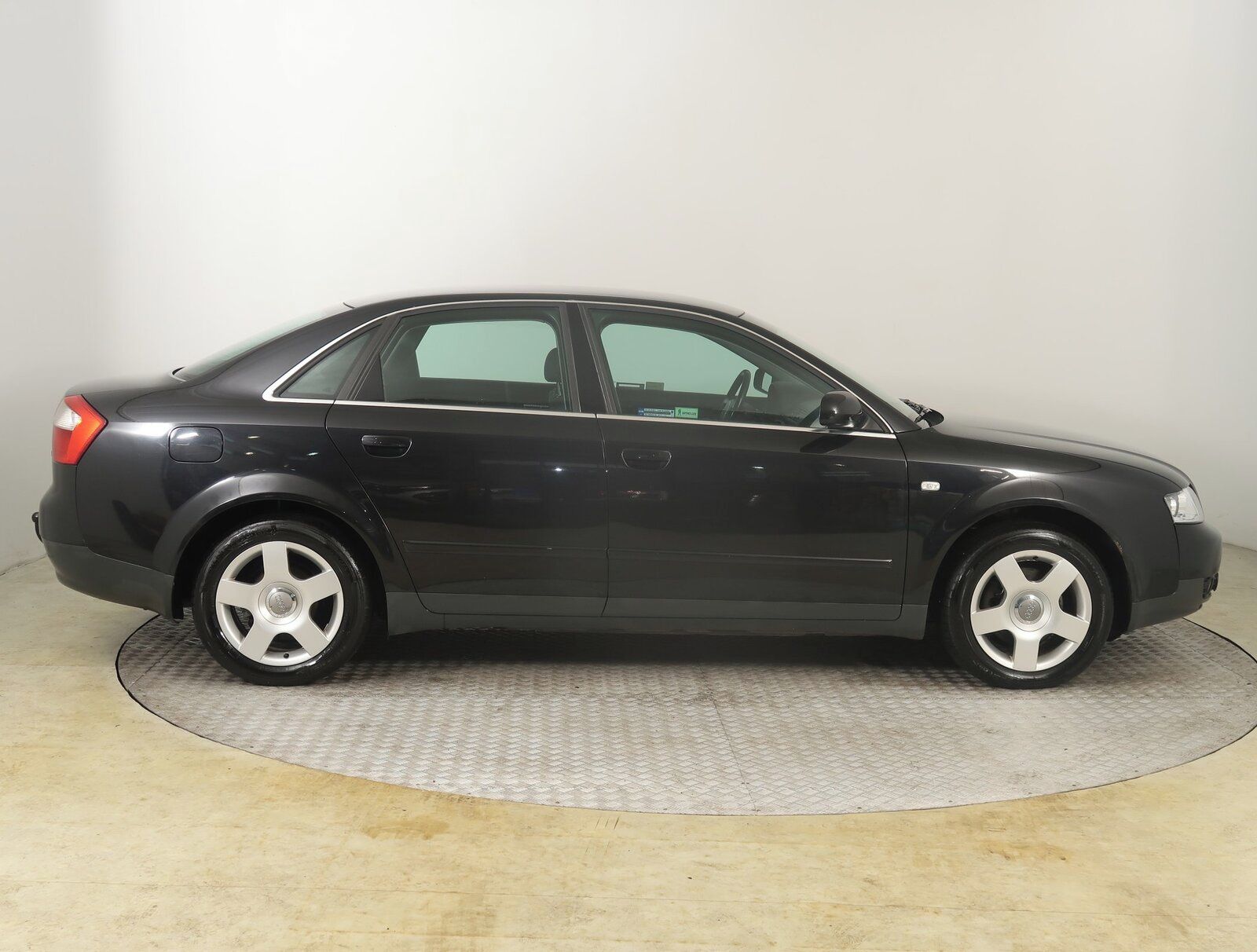 Audi A4, 1.9 TDI, po STK, Tažné - fotka 6