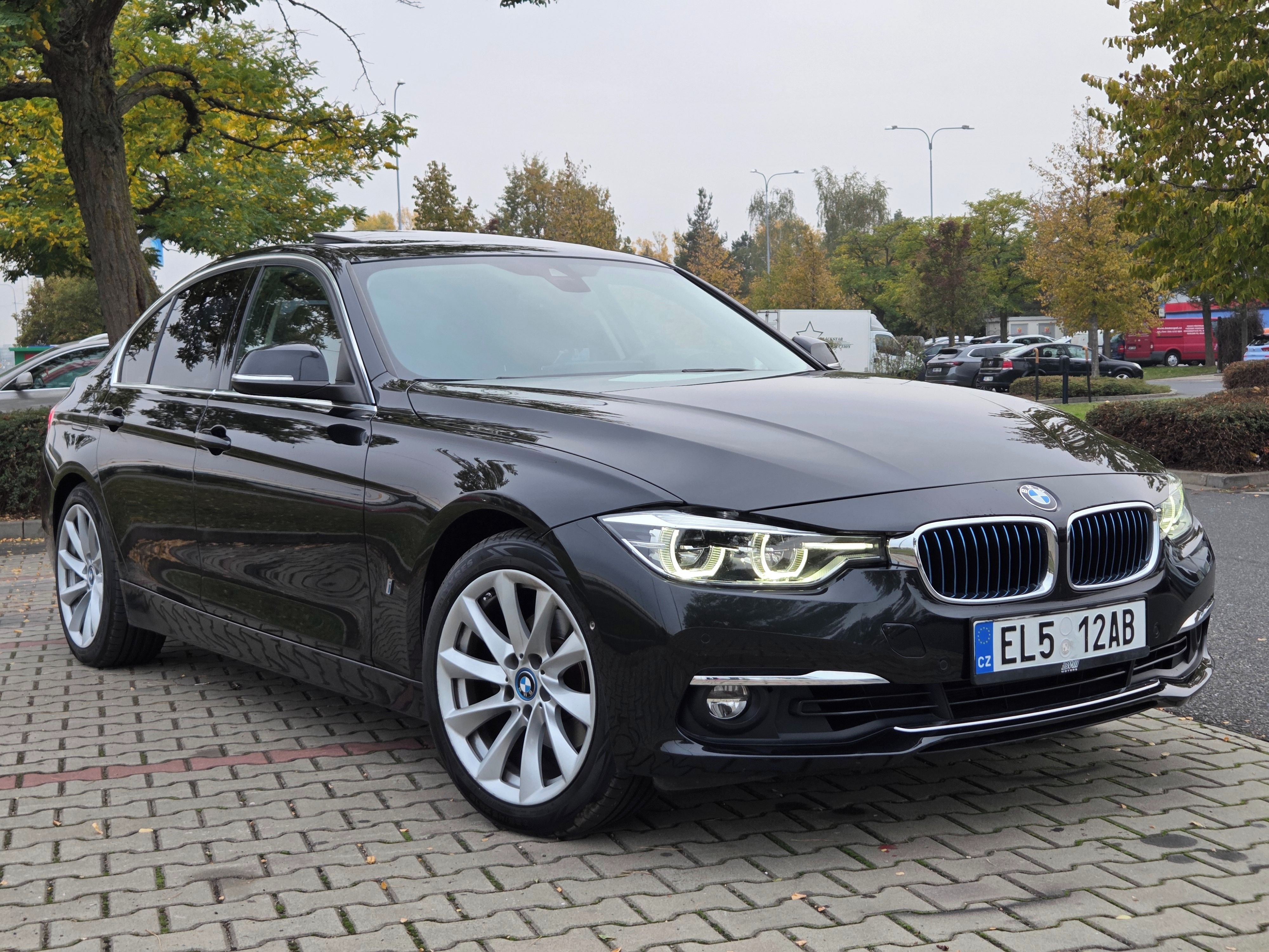 BMW Řada 3, Bmw 330e (F30 LCI) malý nájezd