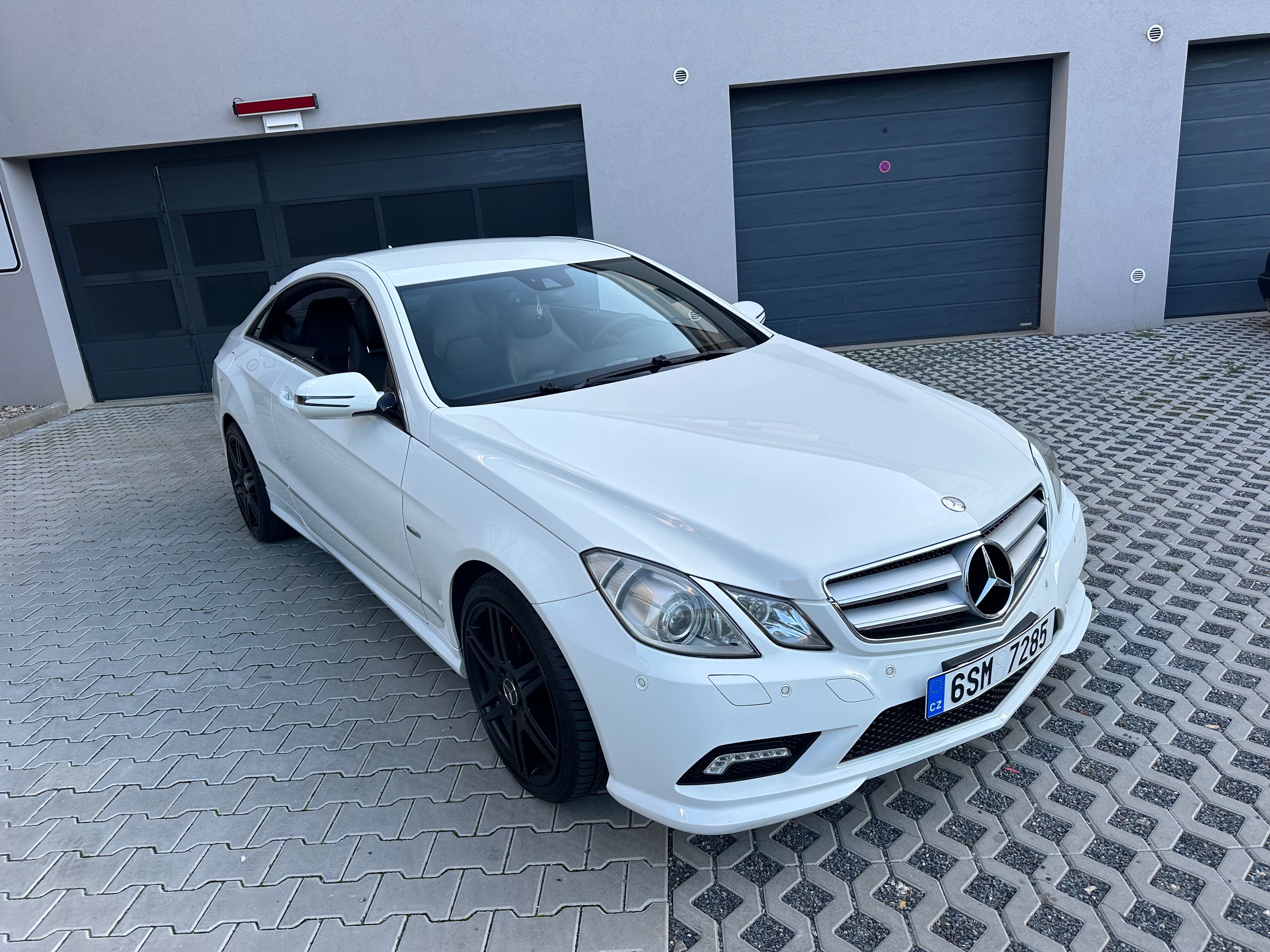 Mercedes-Benz Třídy E, Mercedes E350cdi V6 170kw - fotka 2