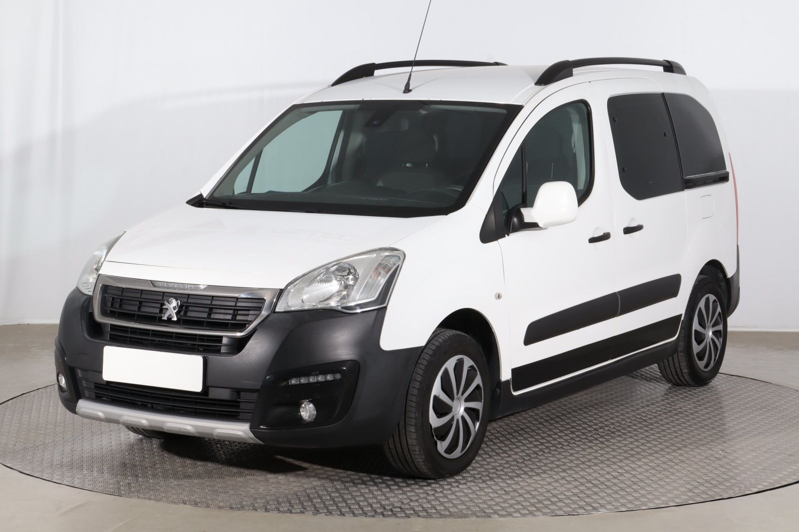 Peugeot Partner, 1.6 BlueHDi, Outdoor, 5Míst - fotka 3