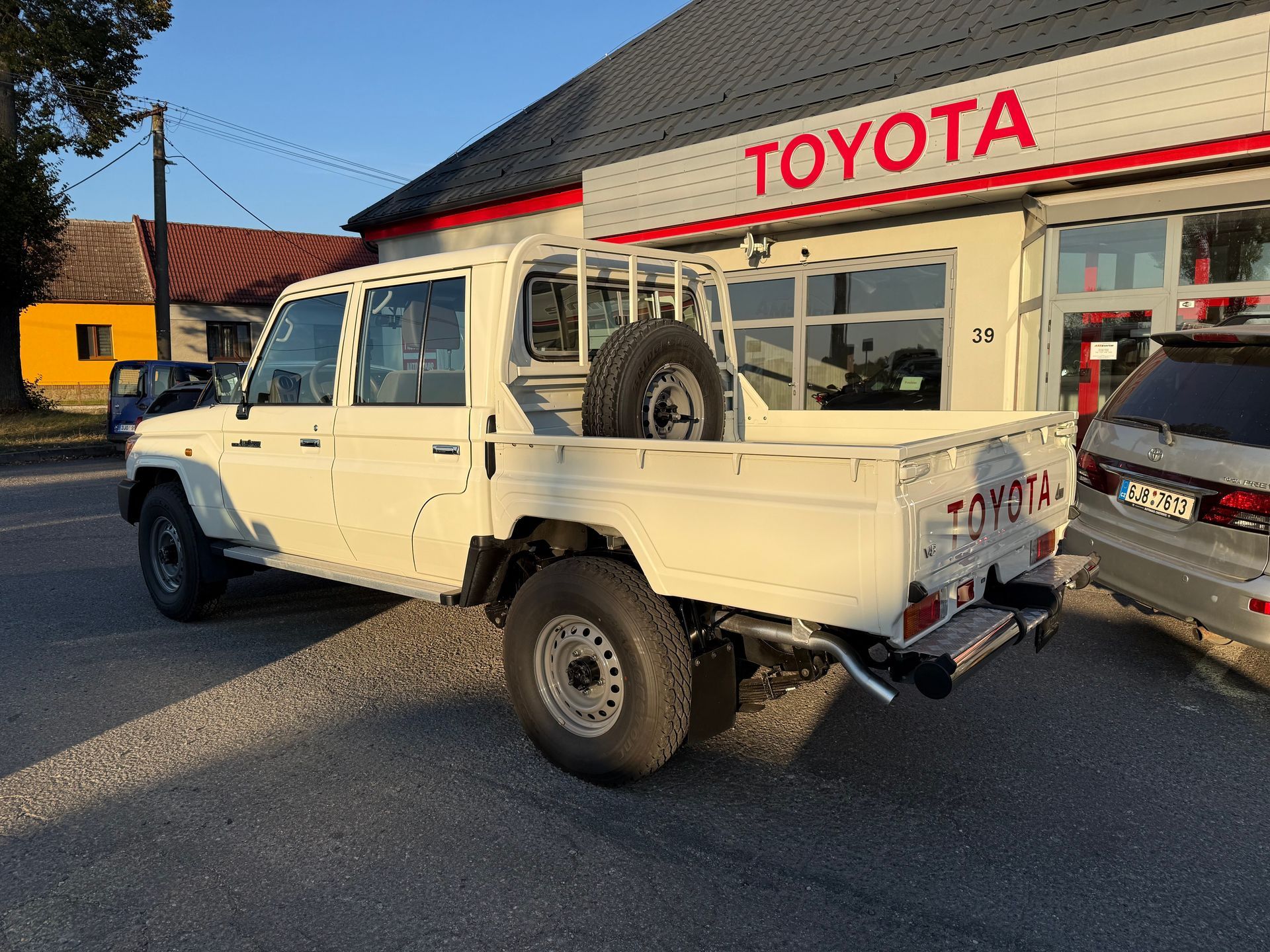 Toyota Land Cruiser, 79 VDJ DOUBLE CAB 4,4 V8 D-4D - fotka 5