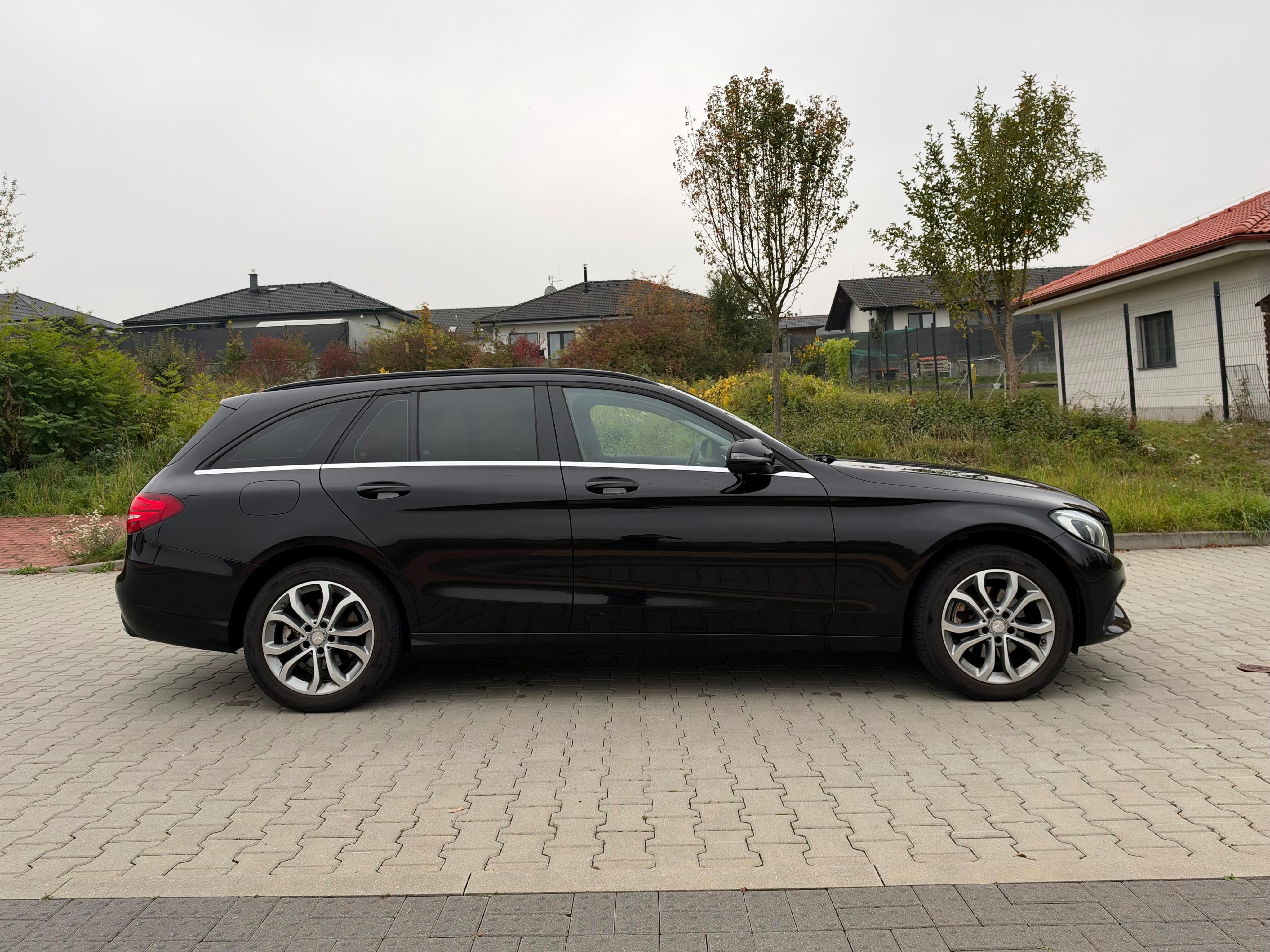 Mercedes-Benz Třídy C, 9G-Tronic, Kamera, tažné, ALU - fotka 6