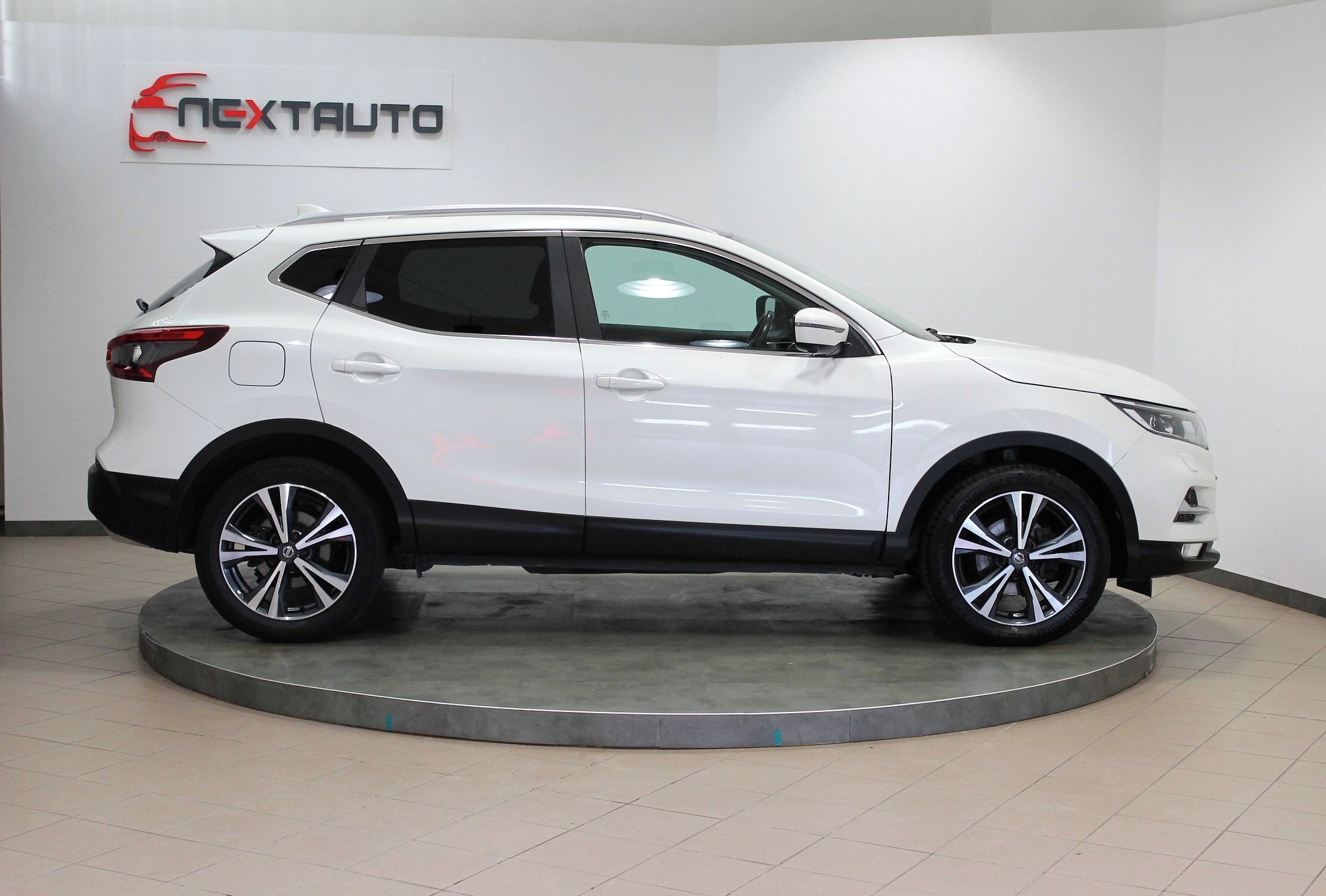 Nissan Qashqai, 1.2 DIG-T 85kW AT. N-CONNECTA - fotka 6