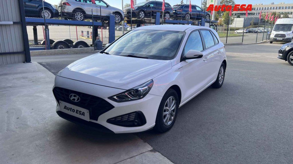 Hyundai i30, 1.5DPi,ČR,servis.kniha