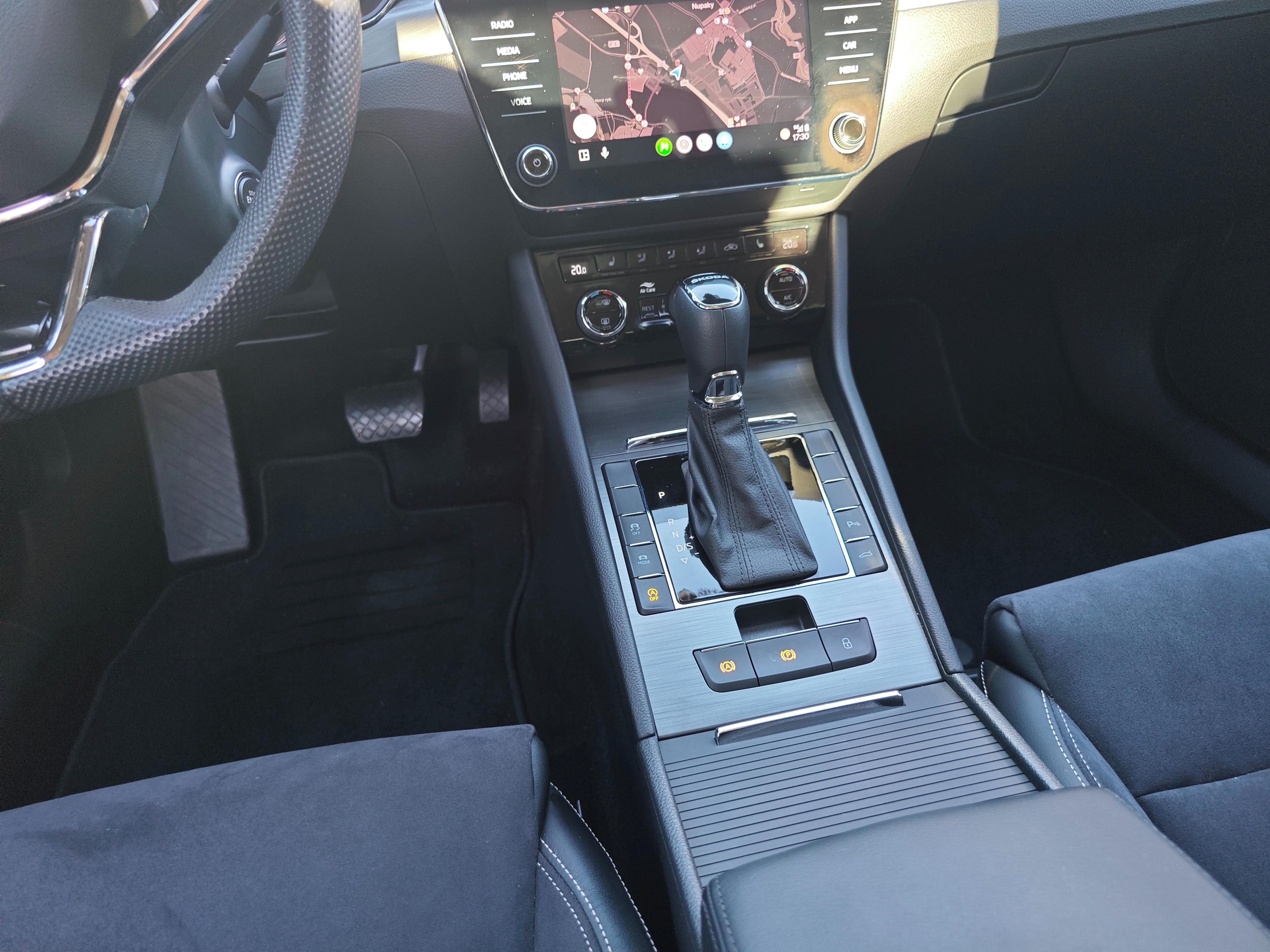 Škoda Superb - fotka 4