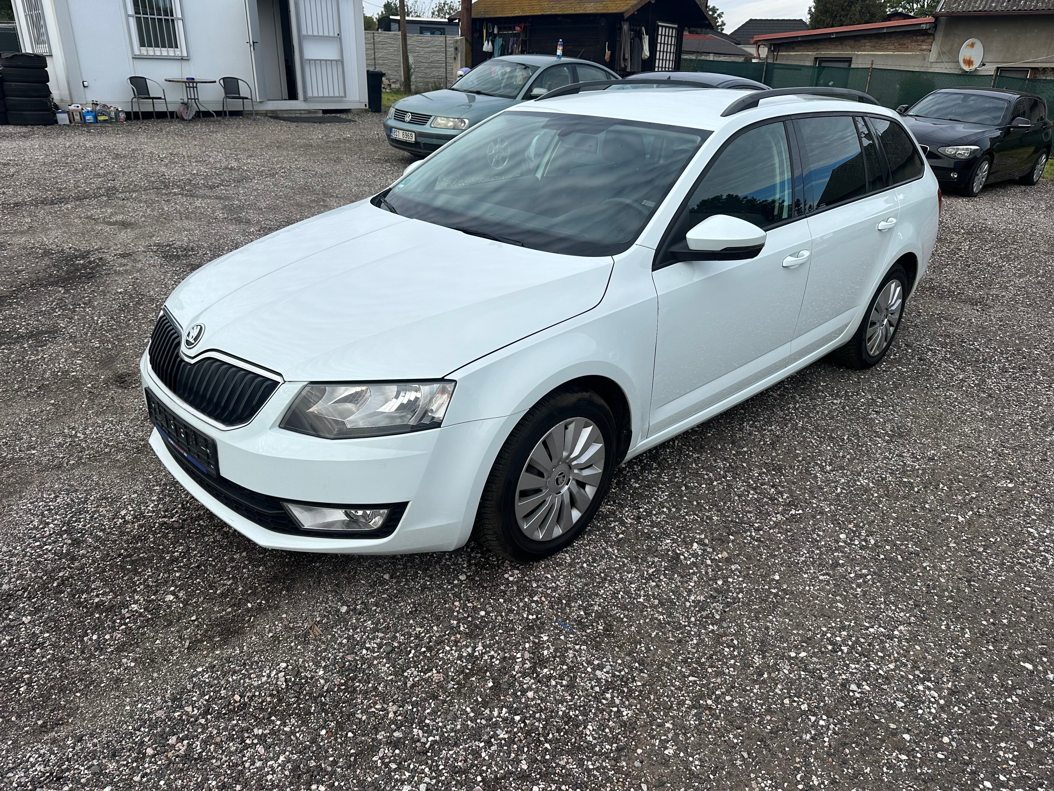Škoda Octavia, COMBI-1.2TSI-77KW-6KVALT - fotka 3