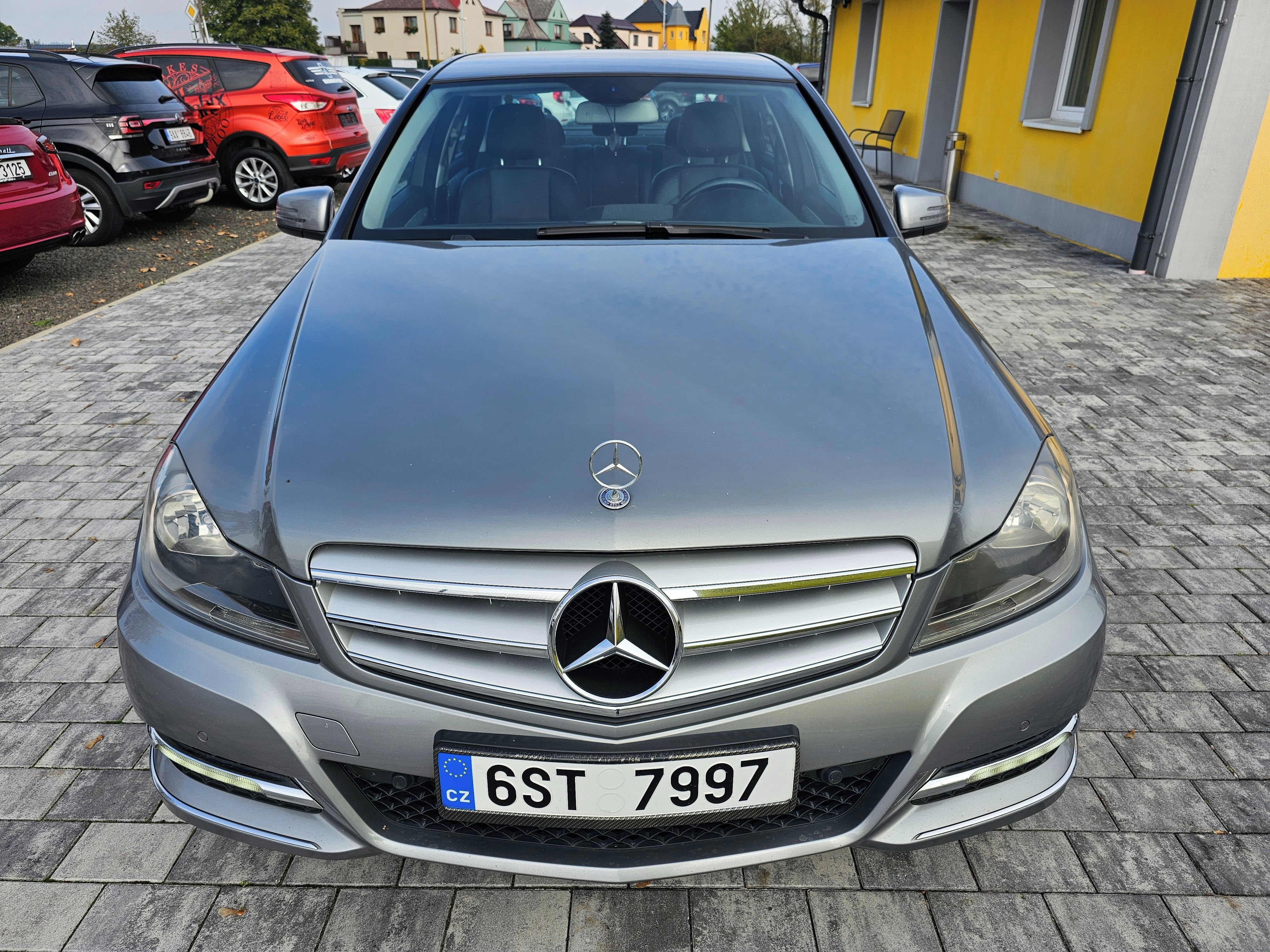 Mercedes-Benz Třídy C, 220 CDI 125 KW - fotka 2