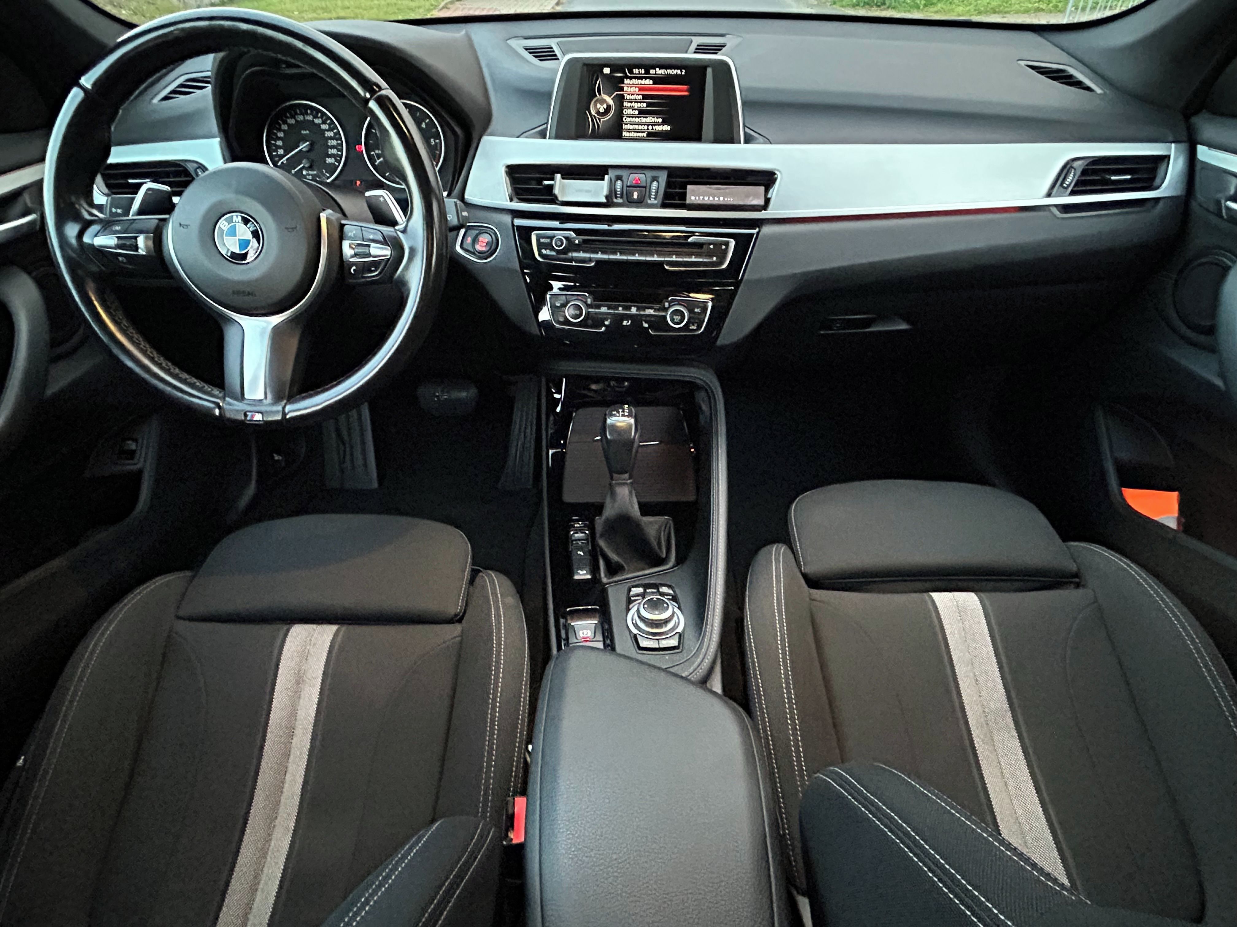 BMW X1, 20D x-drive/140 k/ 2 sady kol - fotka 6
