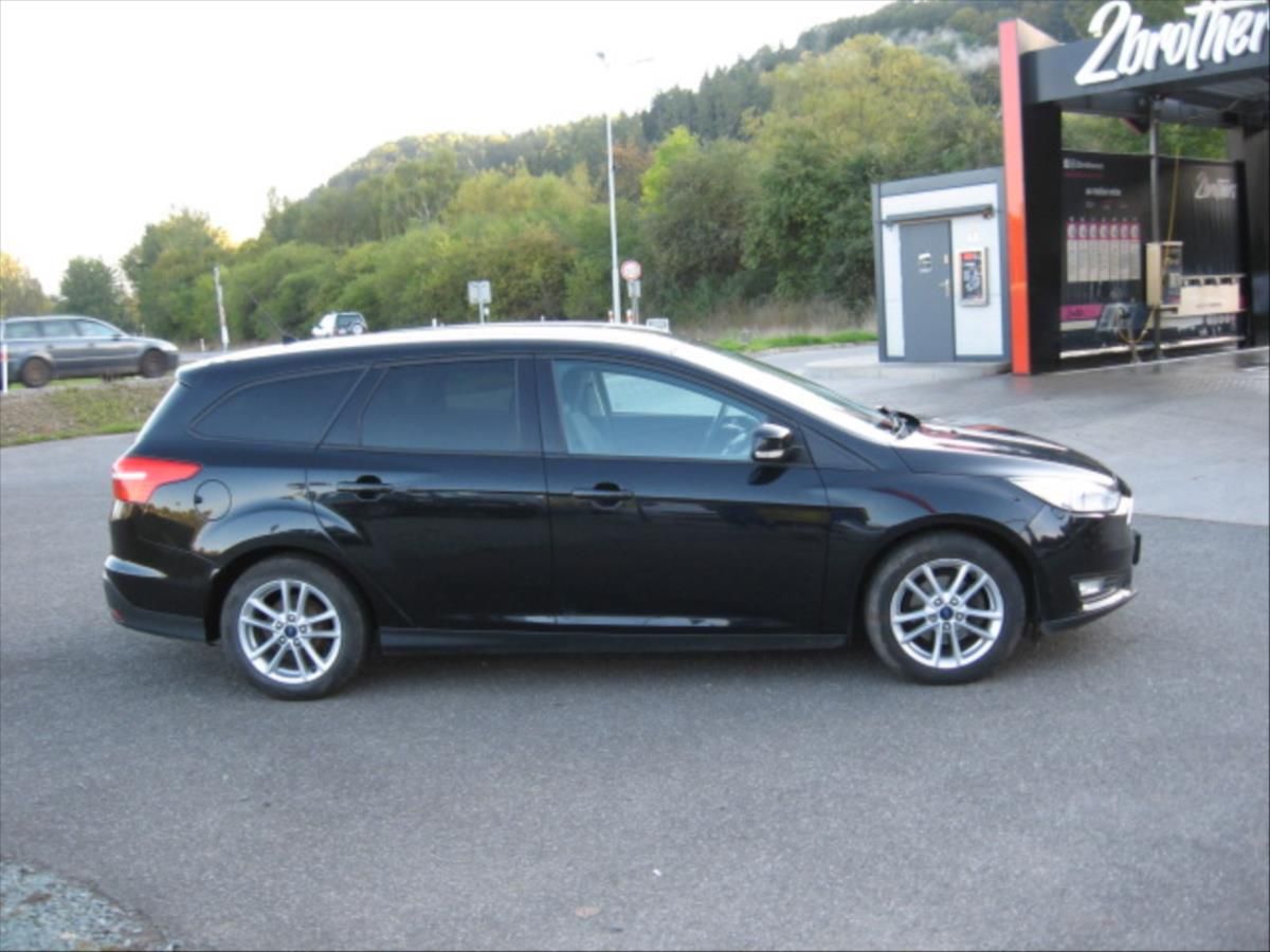 Ford Focus, 1,6 Duratec  kw 77 - fotka 5
