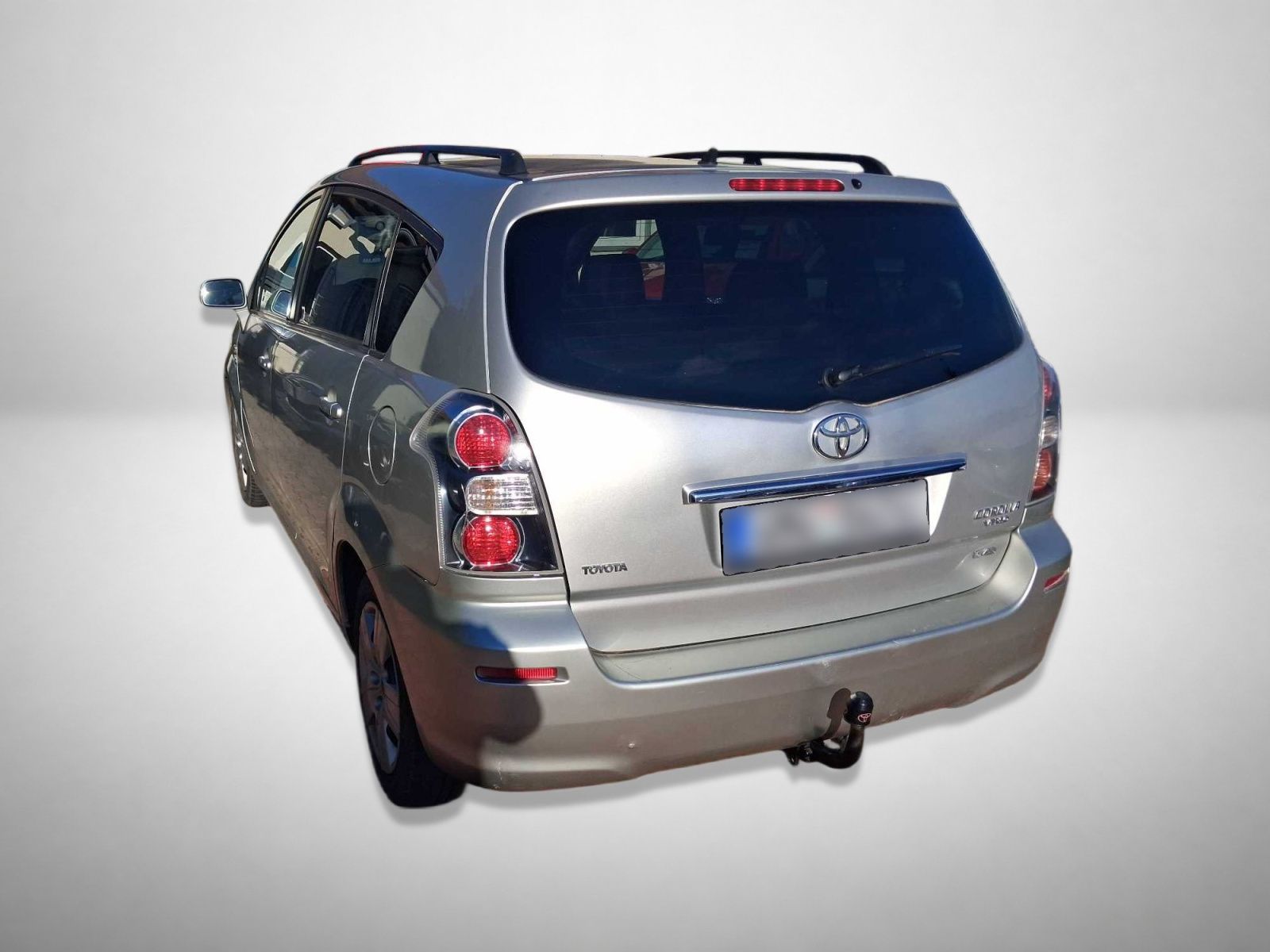 Toyota Corolla Verso, 2.2 D-4D, 7 míst, Tažné - fotka 2