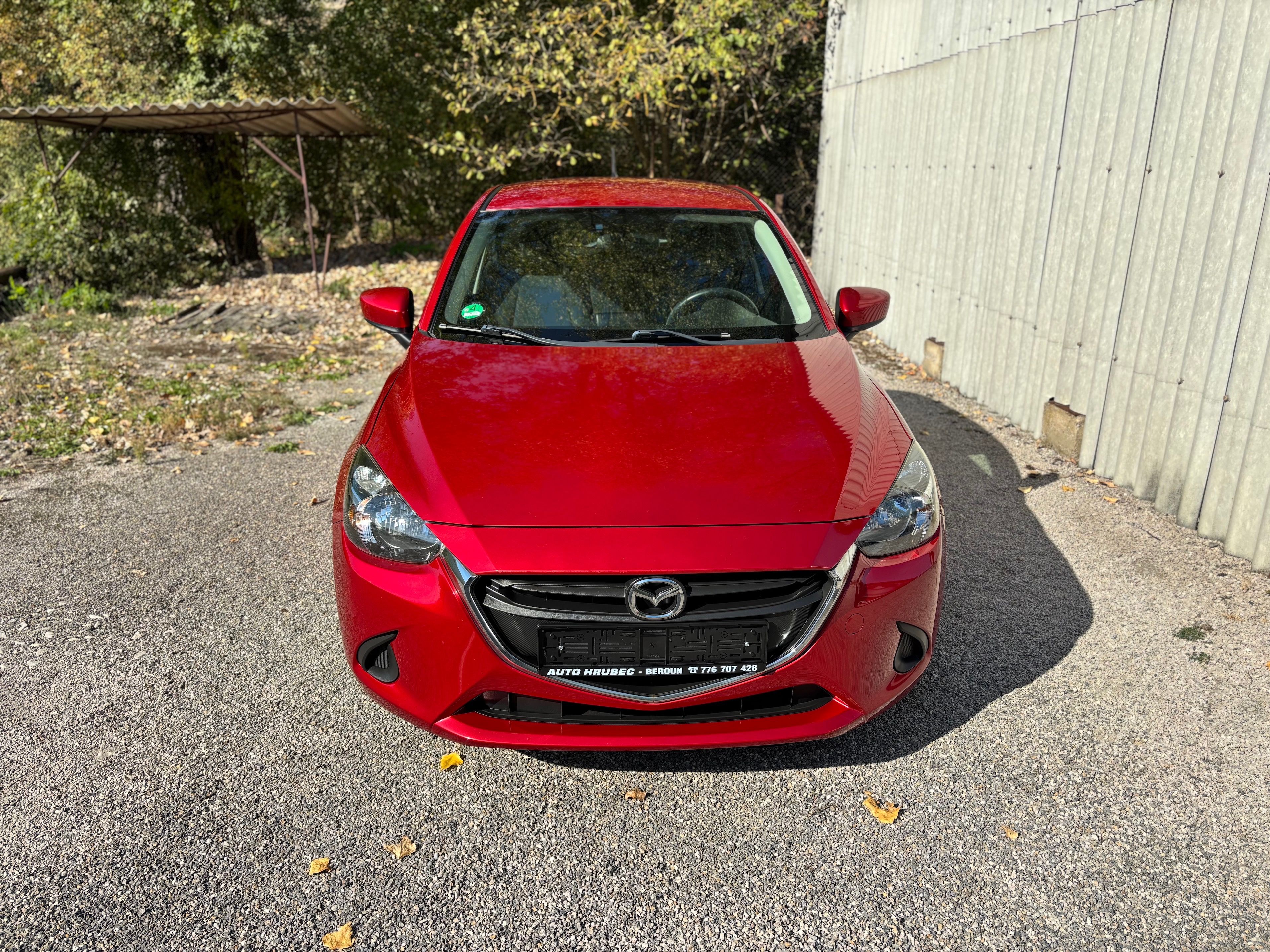 Mazda 2, 1.5 66 kW NEHAV.VÝHŘEV SEDADEL - fotka 2
