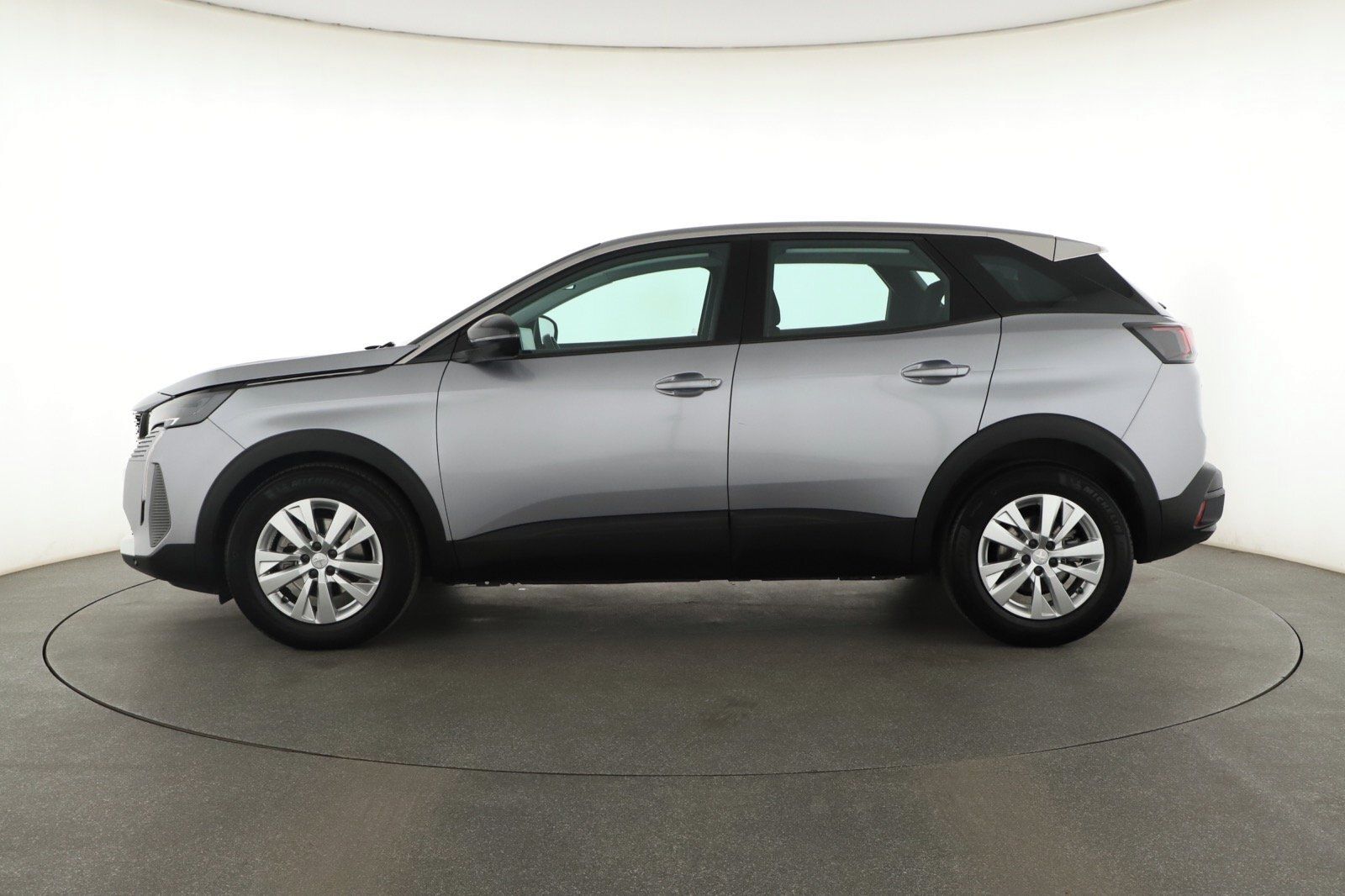 Peugeot 3008, 1.2 PureTech, Active Pack, ČR - fotka 3