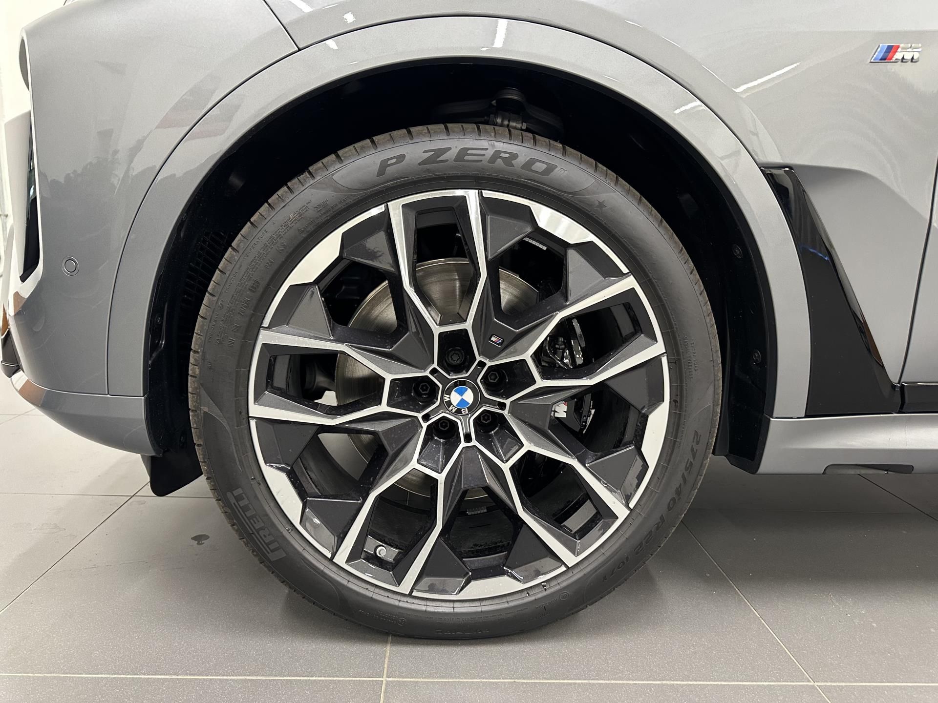BMW X7, X7 xDrive40d - fotka 2