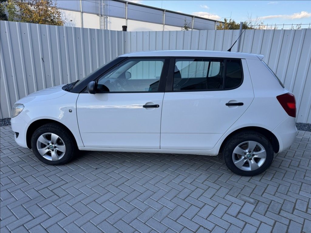 Škoda Fabia, 1,4 i 16V tažné DPH 1.maj. ČR - fotka 4