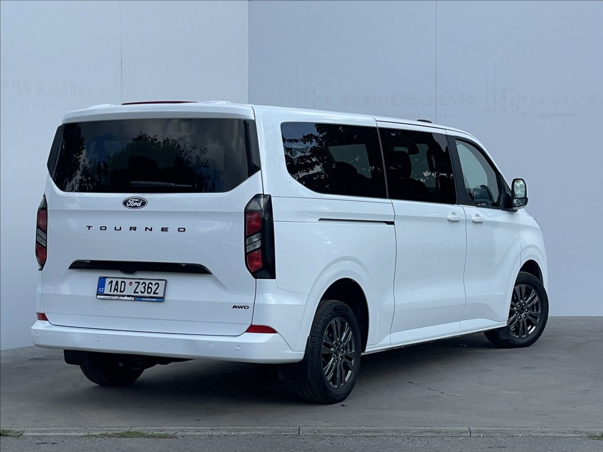 Ford Tourneo Custom, 2,0 EcoBlue AWD A8 Titanium L2 - fotka 3