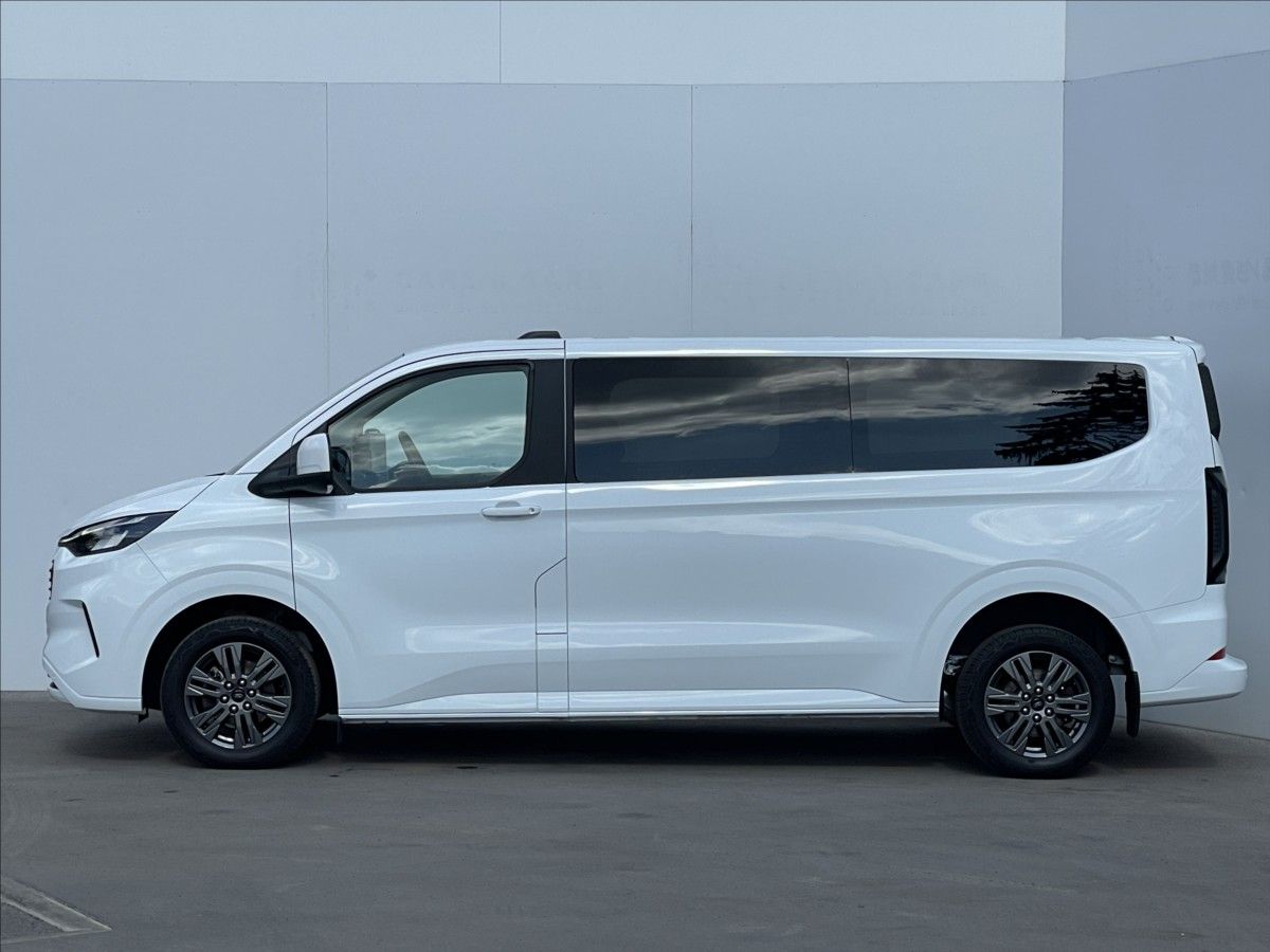 Ford Tourneo Custom, 2,0 EcoBlue AWD A8 Titanium L2 - fotka 2