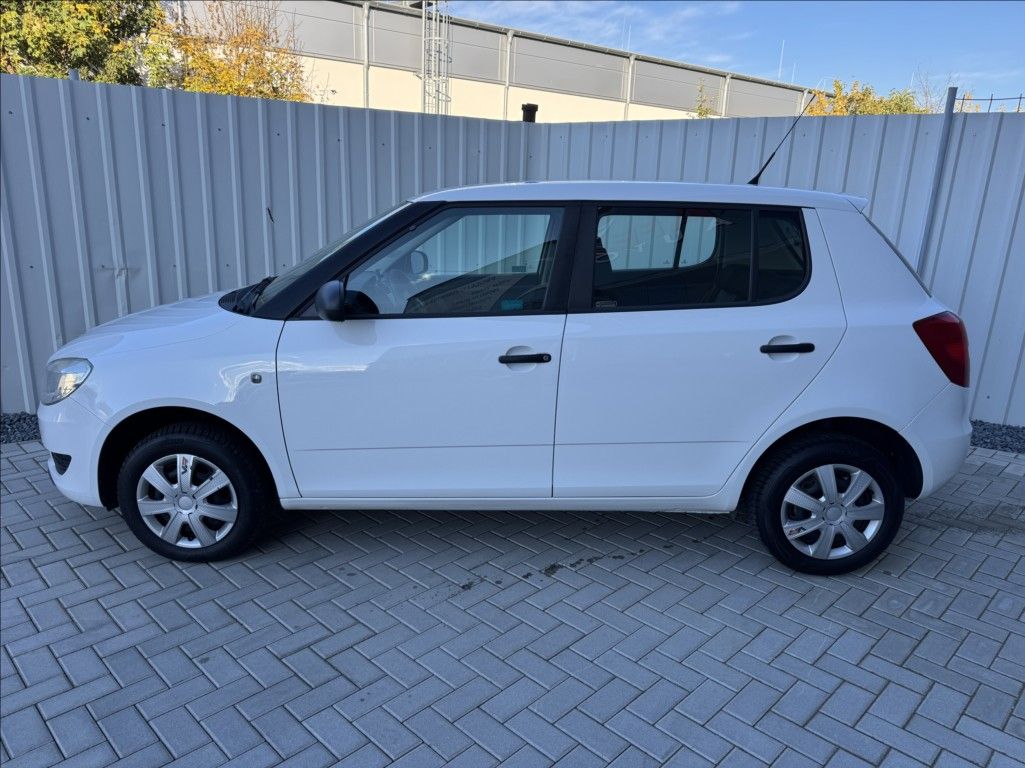 Škoda Fabia, 1,4 i 16V 63kW DPH 1.maj ČR - fotka 4