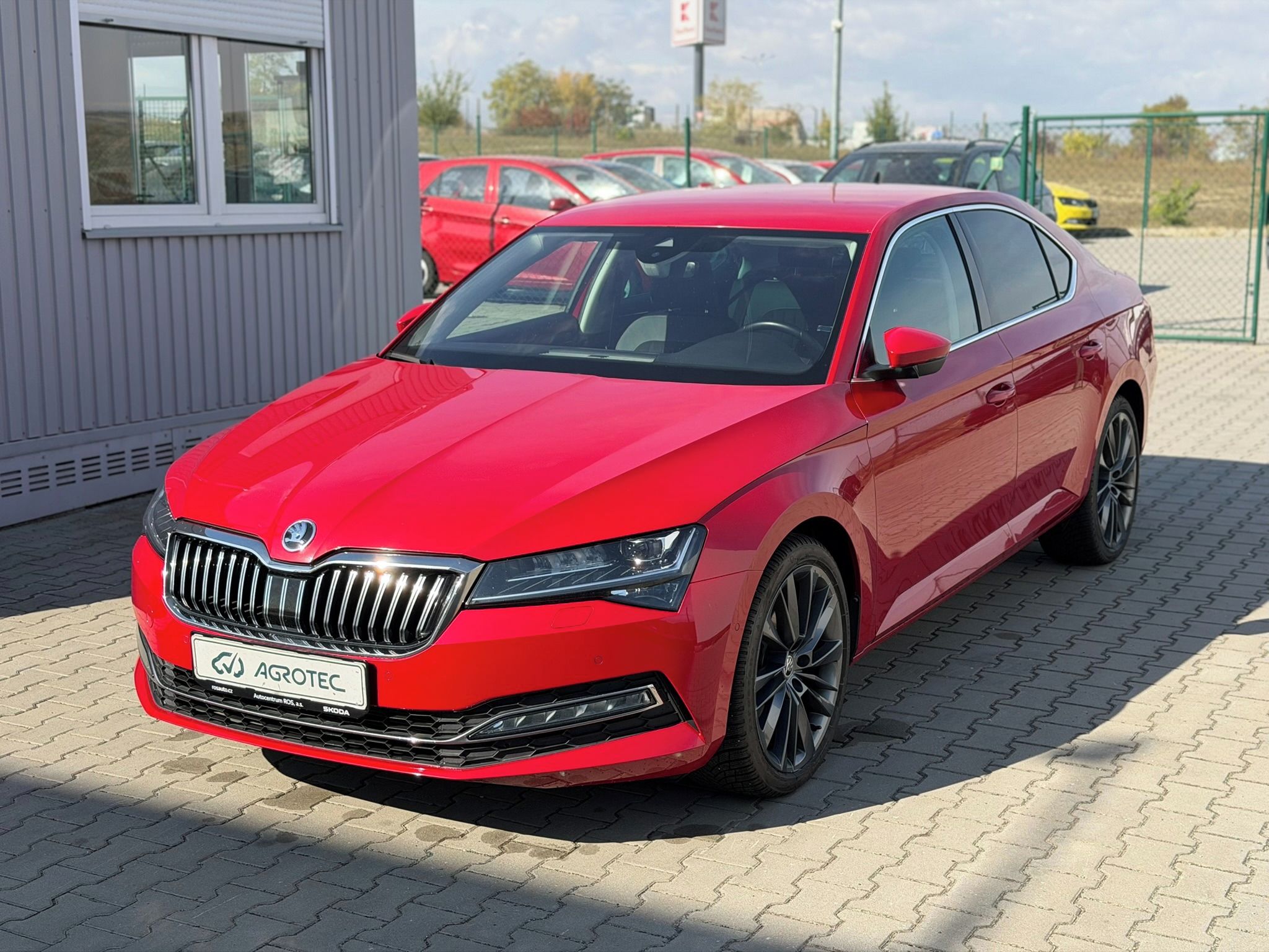 Škoda Superb, 2.0 TDI 110kW Style DSG - fotka 3