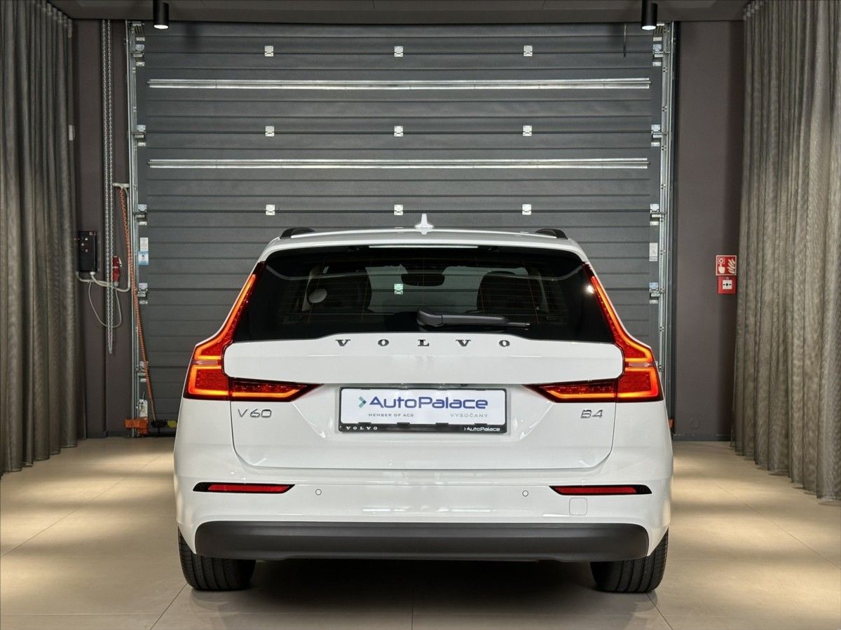 Volvo V60, 2,0 B4  Core - fotka 5