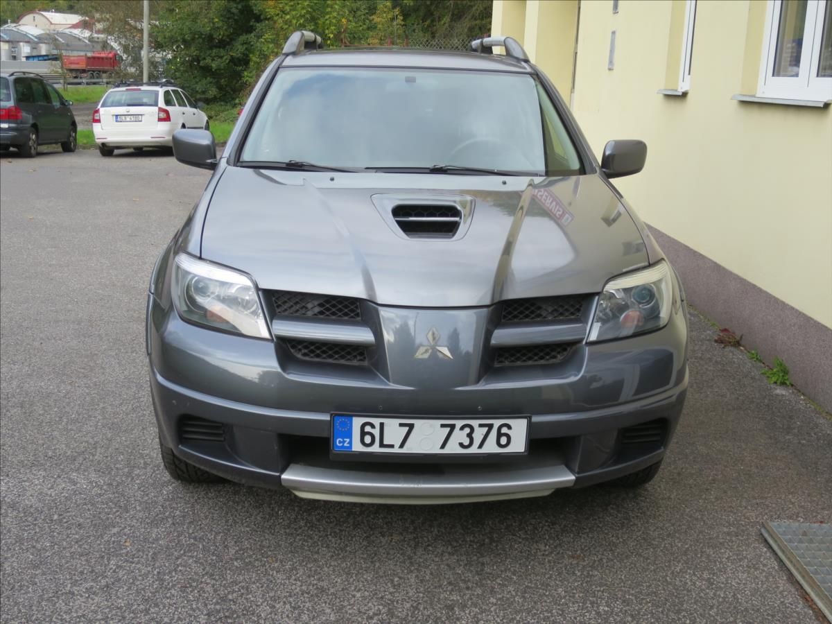 Mitsubishi Outlander, 2,0  Turbo - fotka 4