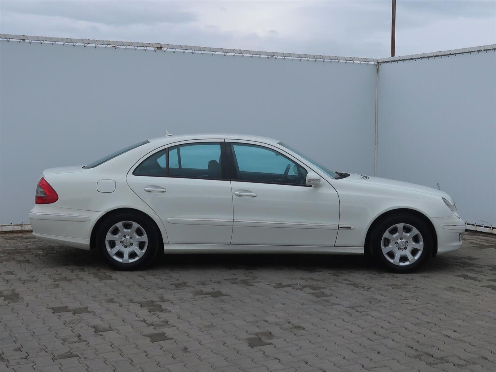 Mercedes-Benz Třídy E, 200 CDI - fotka 6