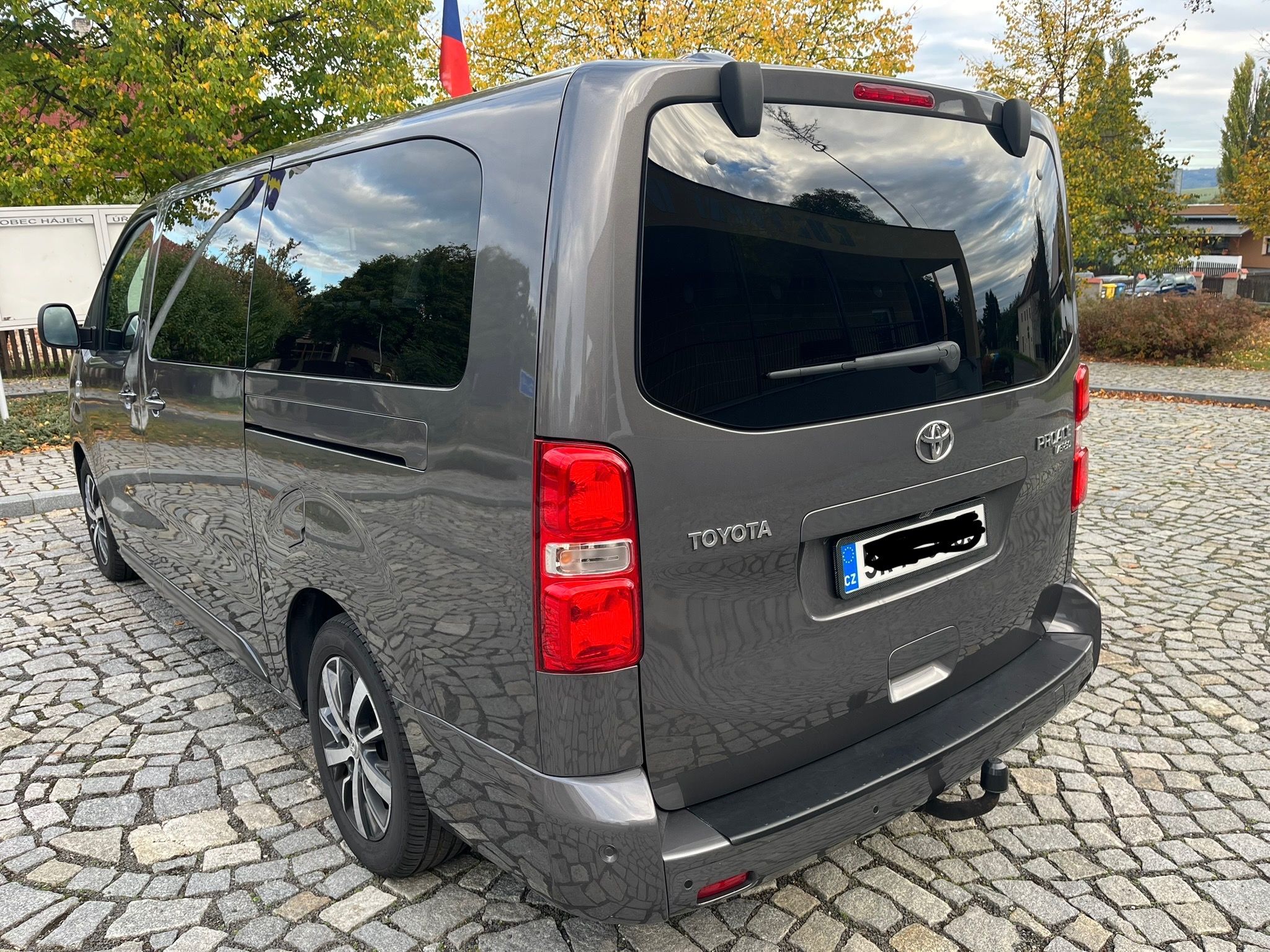 Toyota Proace Verso, 2.0D 130kW L2 automat Webasto - fotka 3