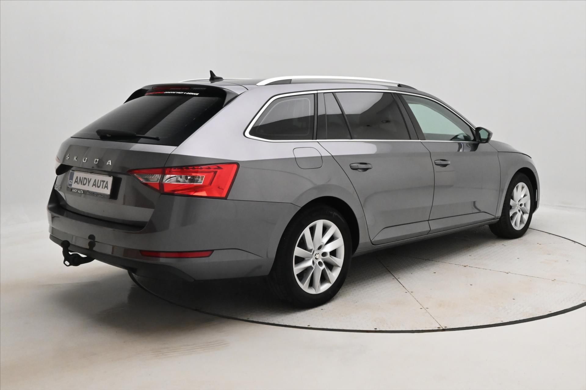 Škoda Superb, 2,0 TDI 110 kW DSG Style Záruk - fotka 5
