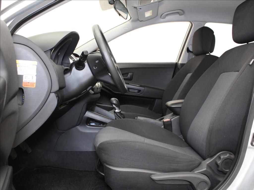 Kia Cee´d, 1,4 i 66kW 1.maj.ČR 75tkm! - fotka 6