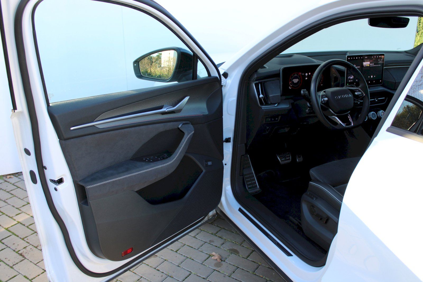 Škoda Kodiaq, 2.0 TDI 142 kW Sportline 4x4 D - fotka 6