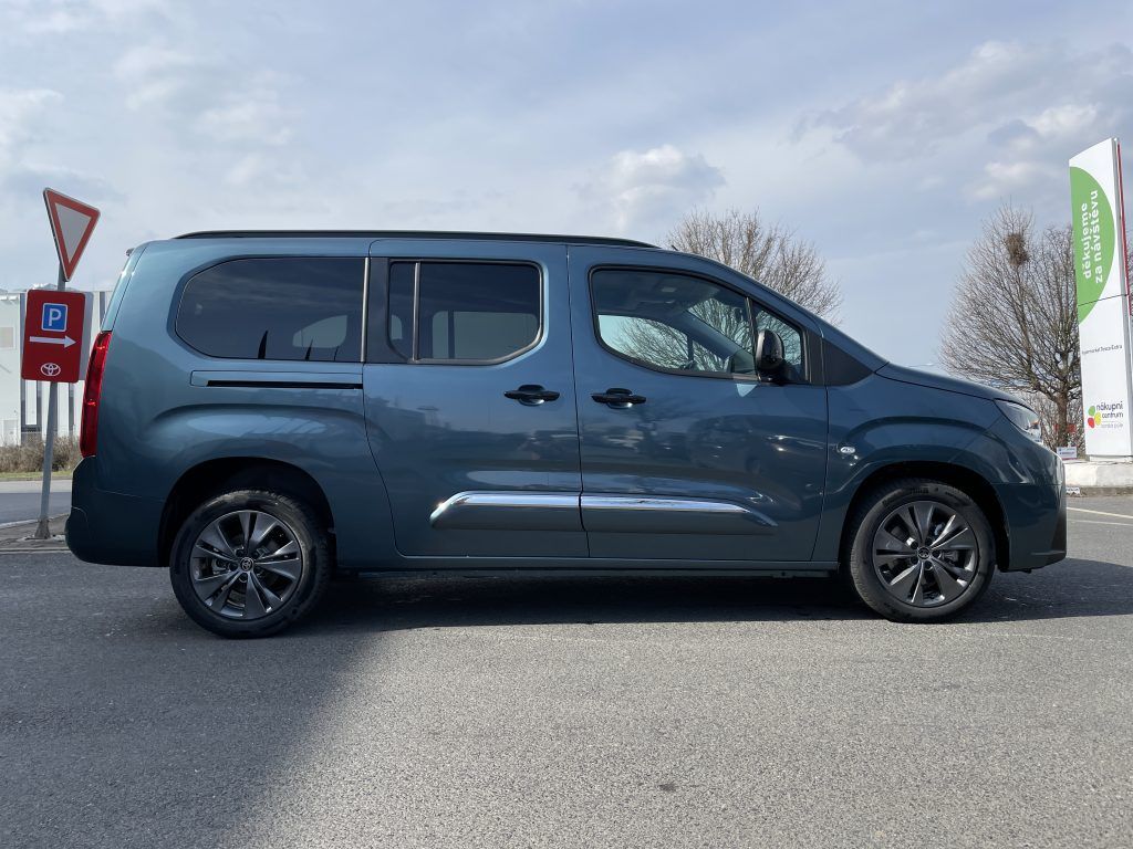 Toyota Proace City Verso, 1.5D 130k Family ODBĚR 11/2026 - fotka 2