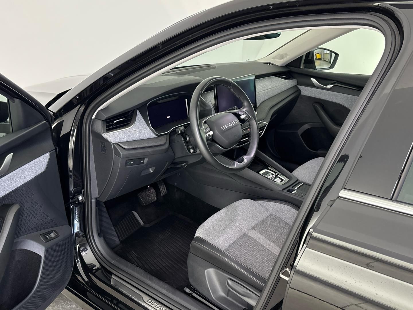 Škoda Octavia, 1.5 TSI M-HEV / 110 kW Top Sel - fotka 6