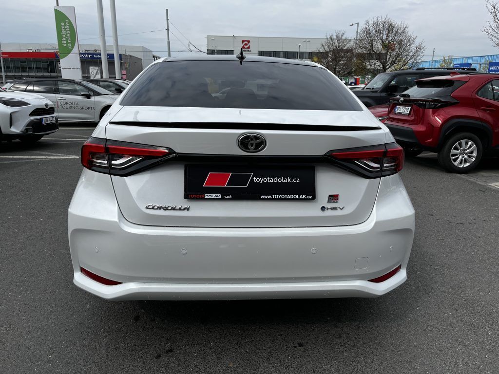 Toyota Corolla, 1.8Hybrid GR Sport ODBĚR IHNED - fotka 5