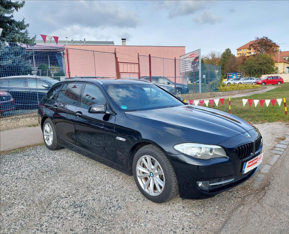 BMW Řada 5, 2,0 D  520 - fotka 3