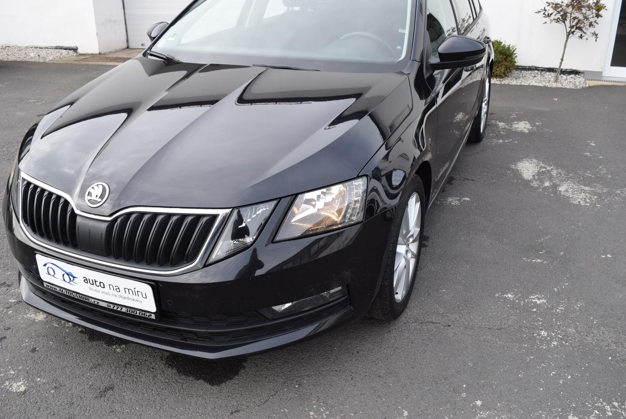 Škoda Octavia, 1.4TSI 110kw AMBITION NAVI APP - fotka 2