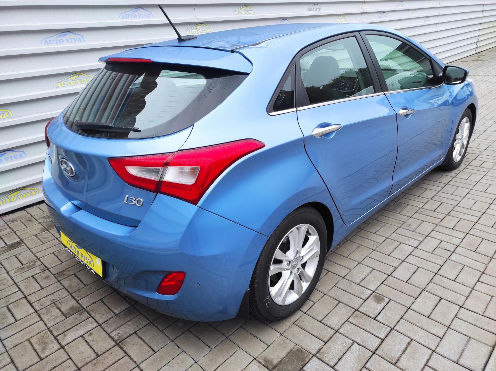 Hyundai i30, 1.6 CRDI 94kw Trikolor - fotka 5