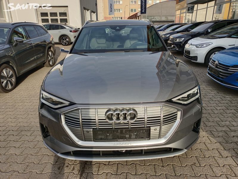 Audi e-tron, 55 4x4 300 kW / Vzduch