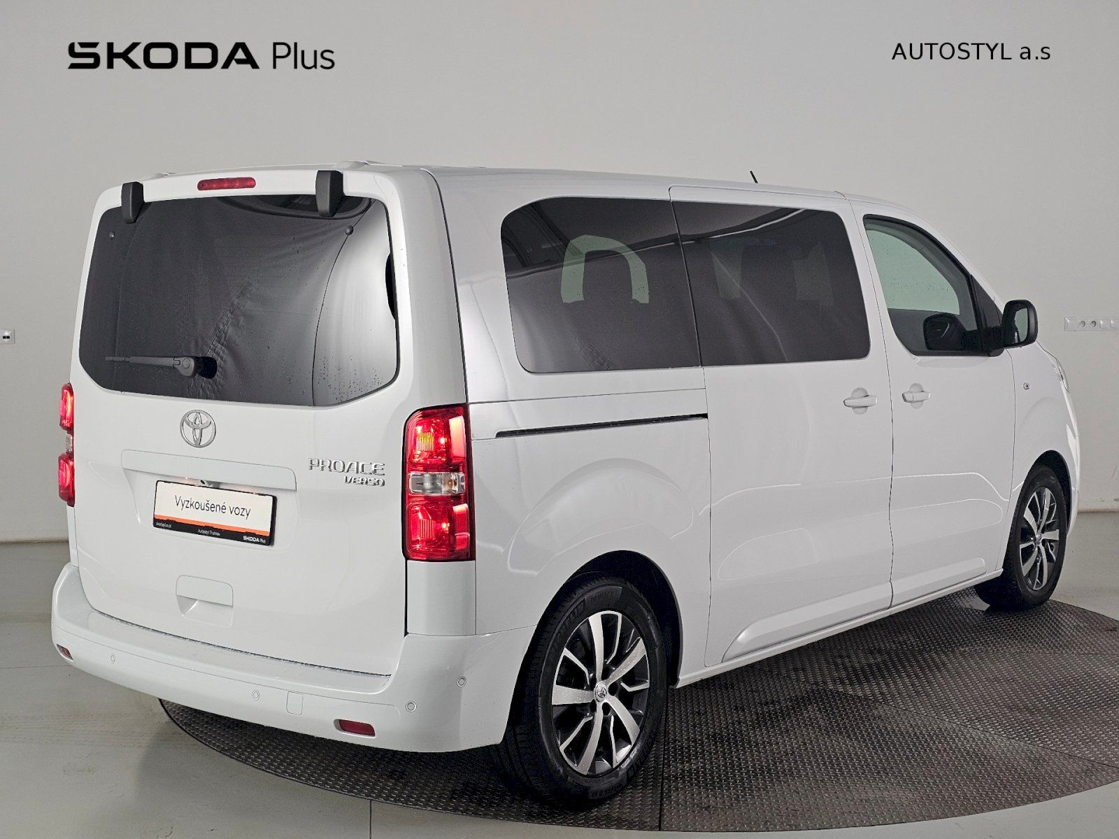 Toyota Proace Verso, 2.0D 106kW FAMILY WEBASTO 8S - fotka 2