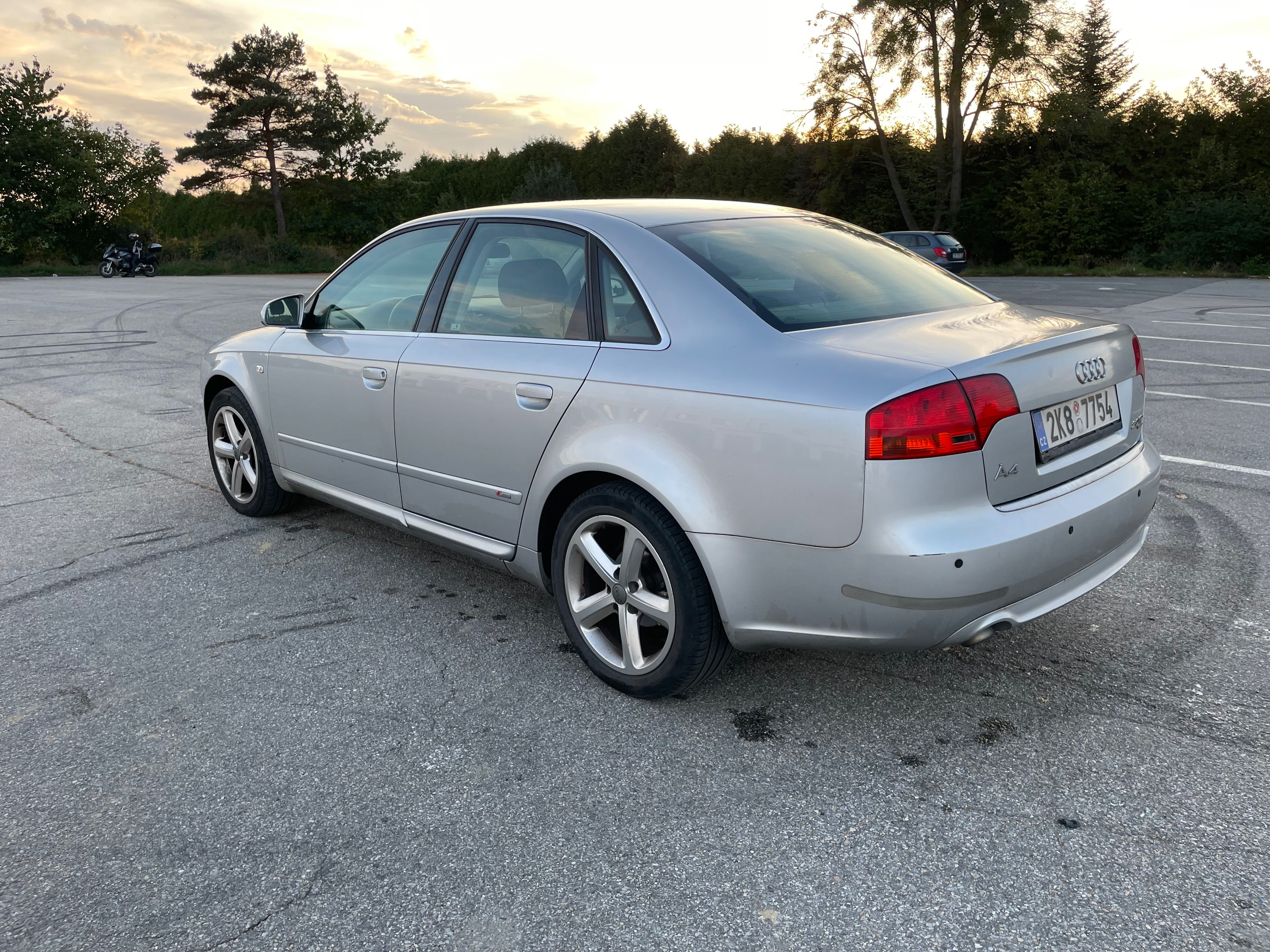 Audi A4, Audi A4 2.0 TDI 103 kW, S line - fotka 5
