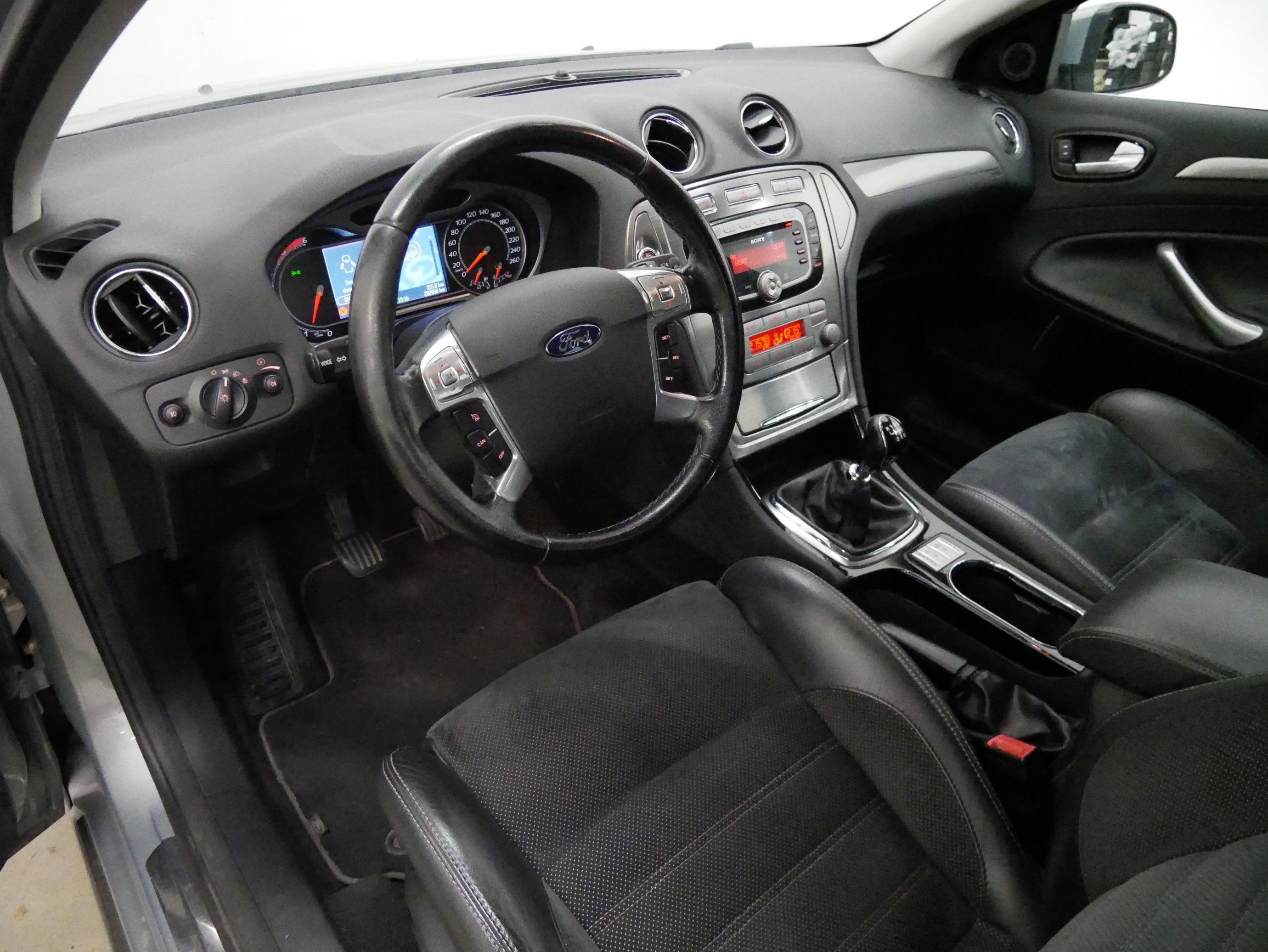Ford Mondeo, 2.0 TDCi 103 kW Titanium - fotka 5