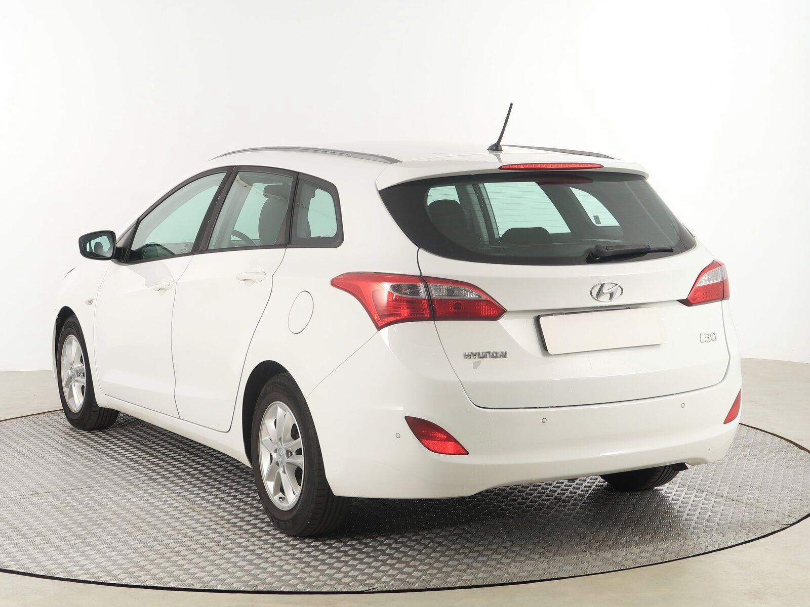 Hyundai i30, 1.6 CRDi, Comfort - fotka 4