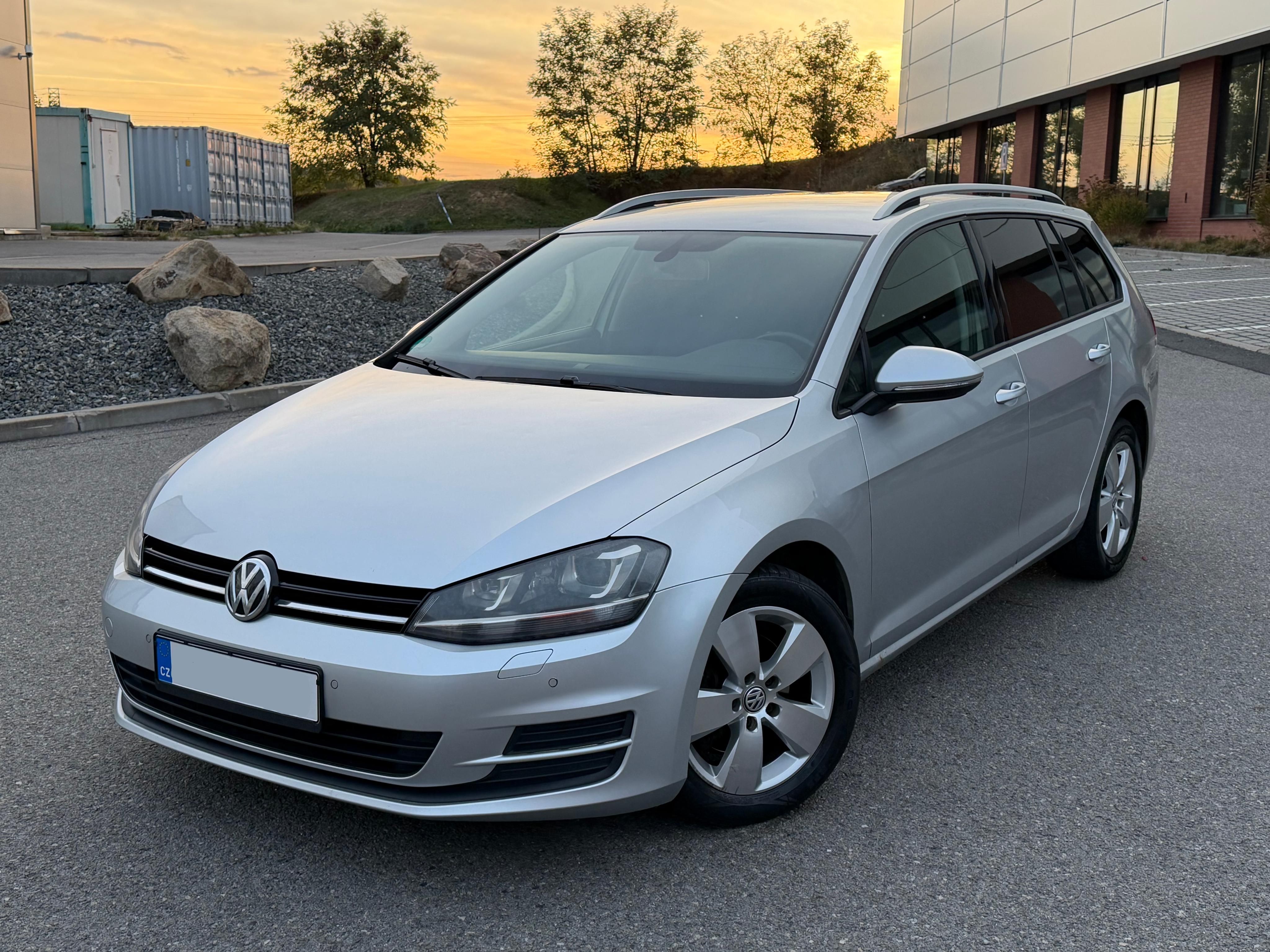 Volkswagen Golf, 1.6TDI 77KW,DSG,Xenon,Navi